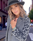 Manteau chevron et léopard gris