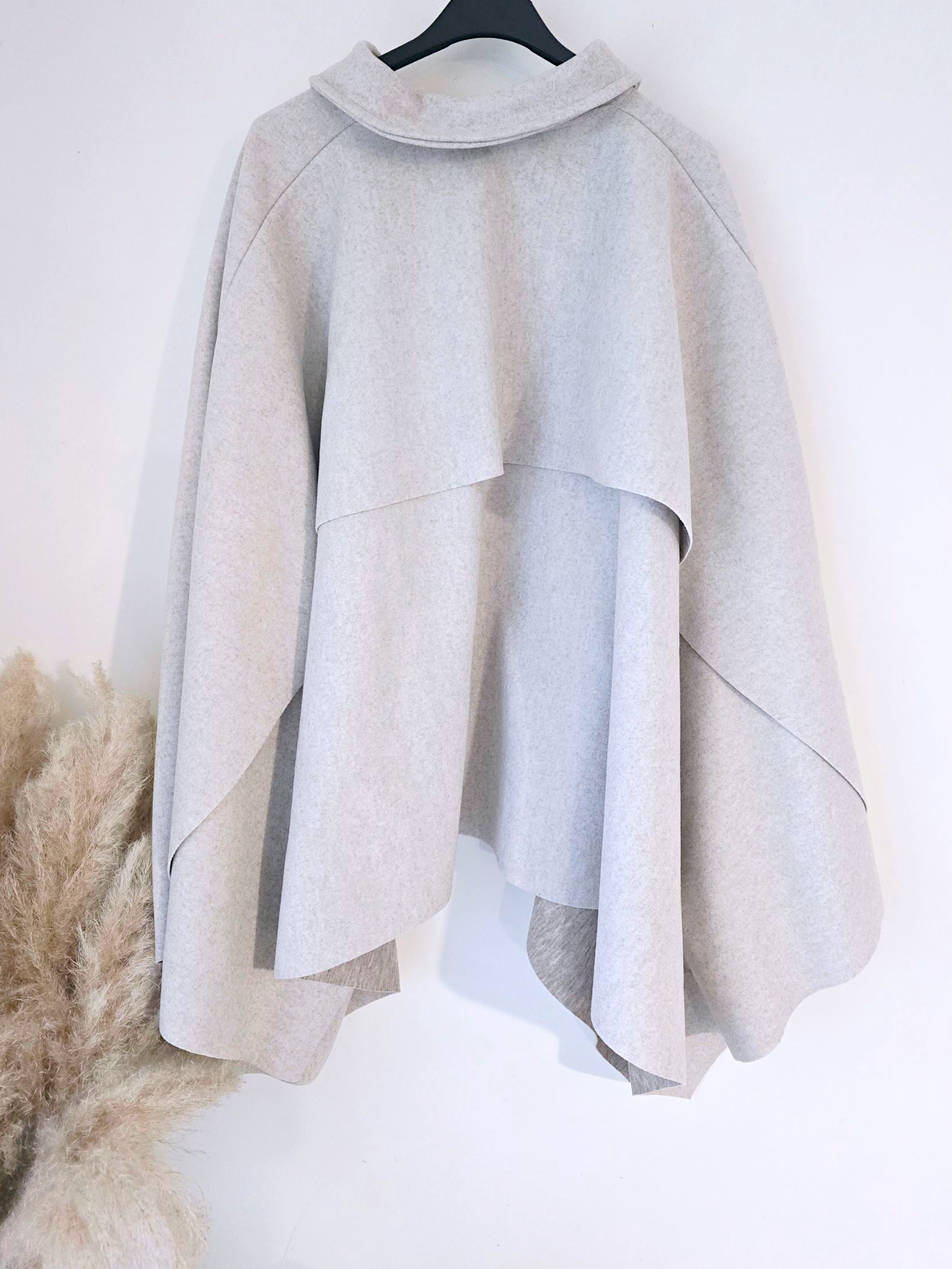 Manteau cape écru chiné