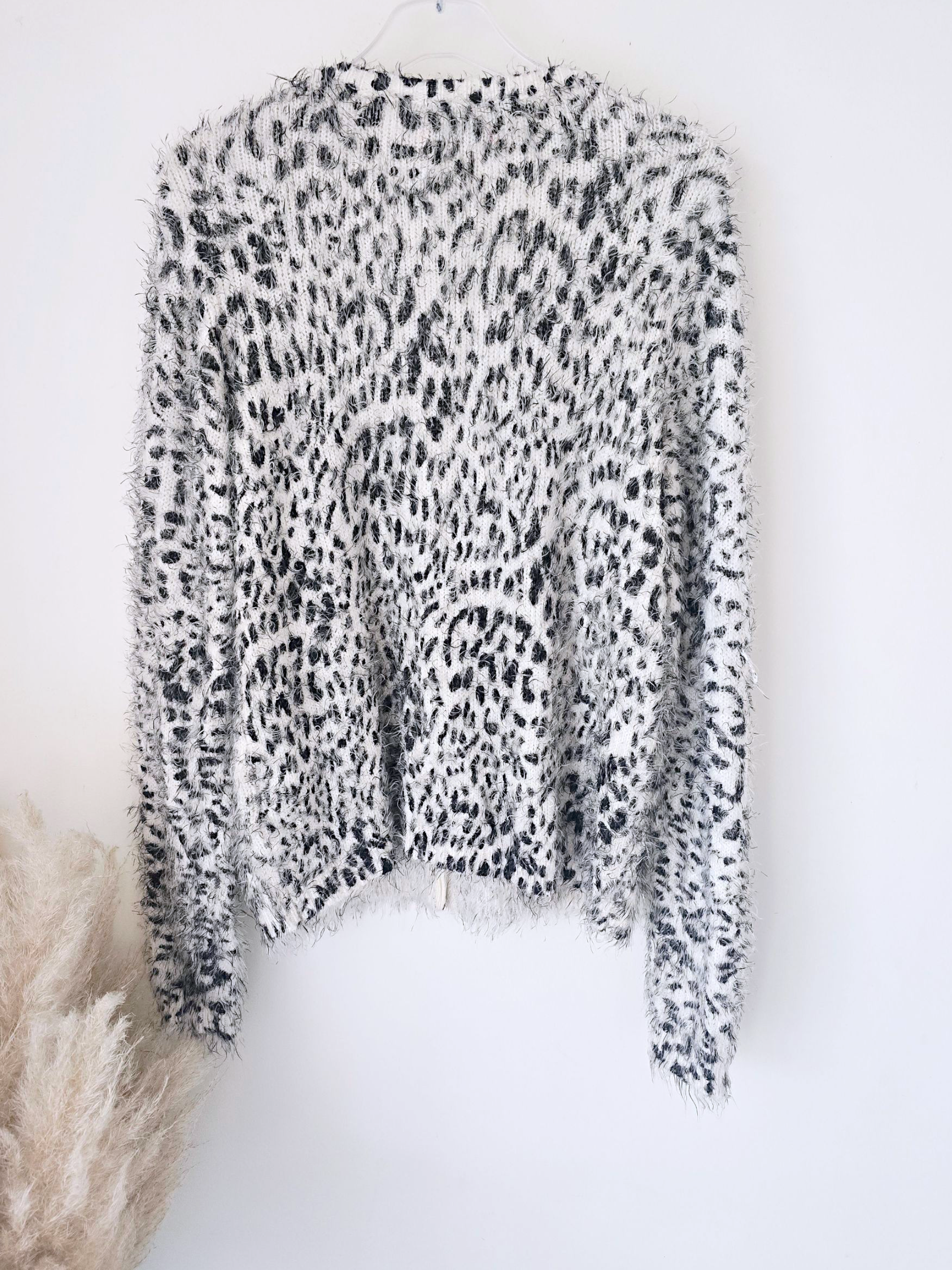 Cardigan léopard noir et blanc