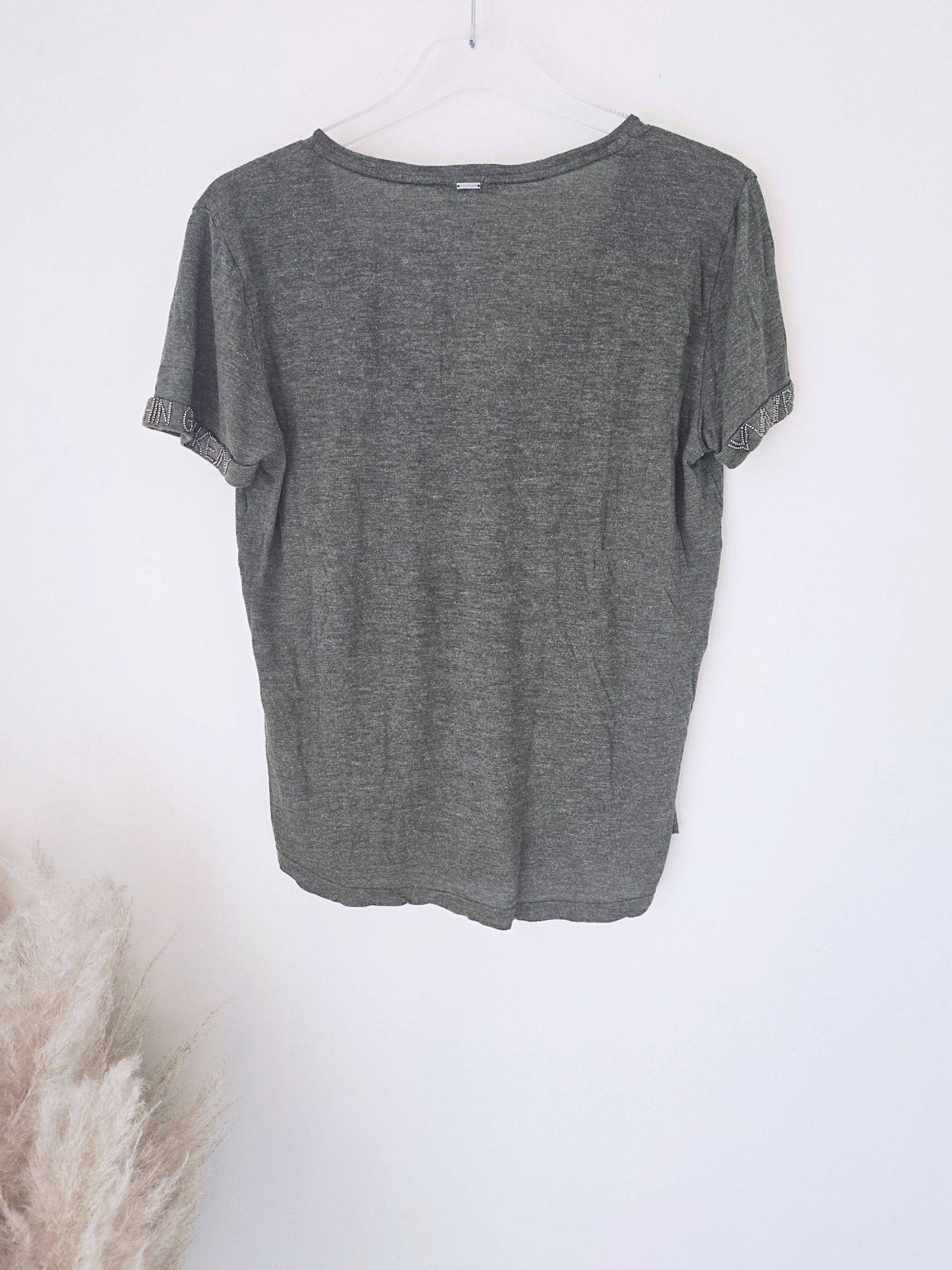 Tee-shirt kaki perles bijoux