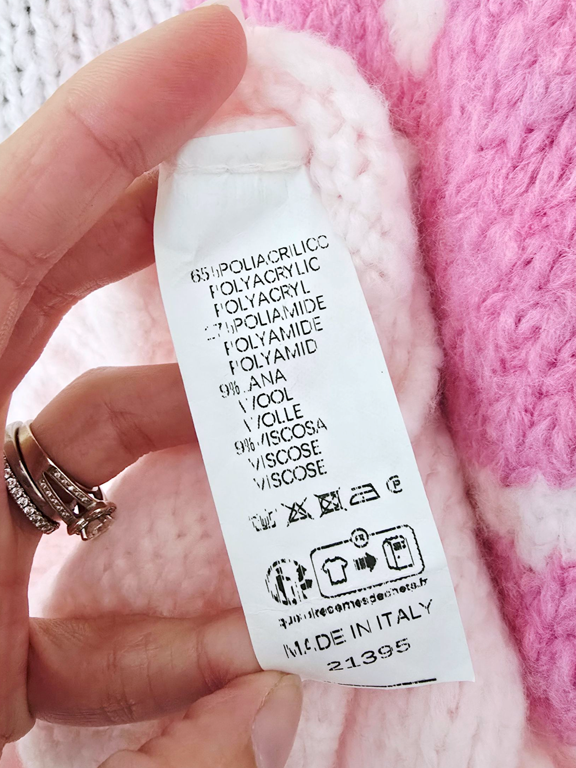 Pull rose smiley rose - 𝐌𝐚𝐫𝐢𝐧𝐚𝟒𝟒𝐟𝐚𝐦𝐢𝐥𝐲