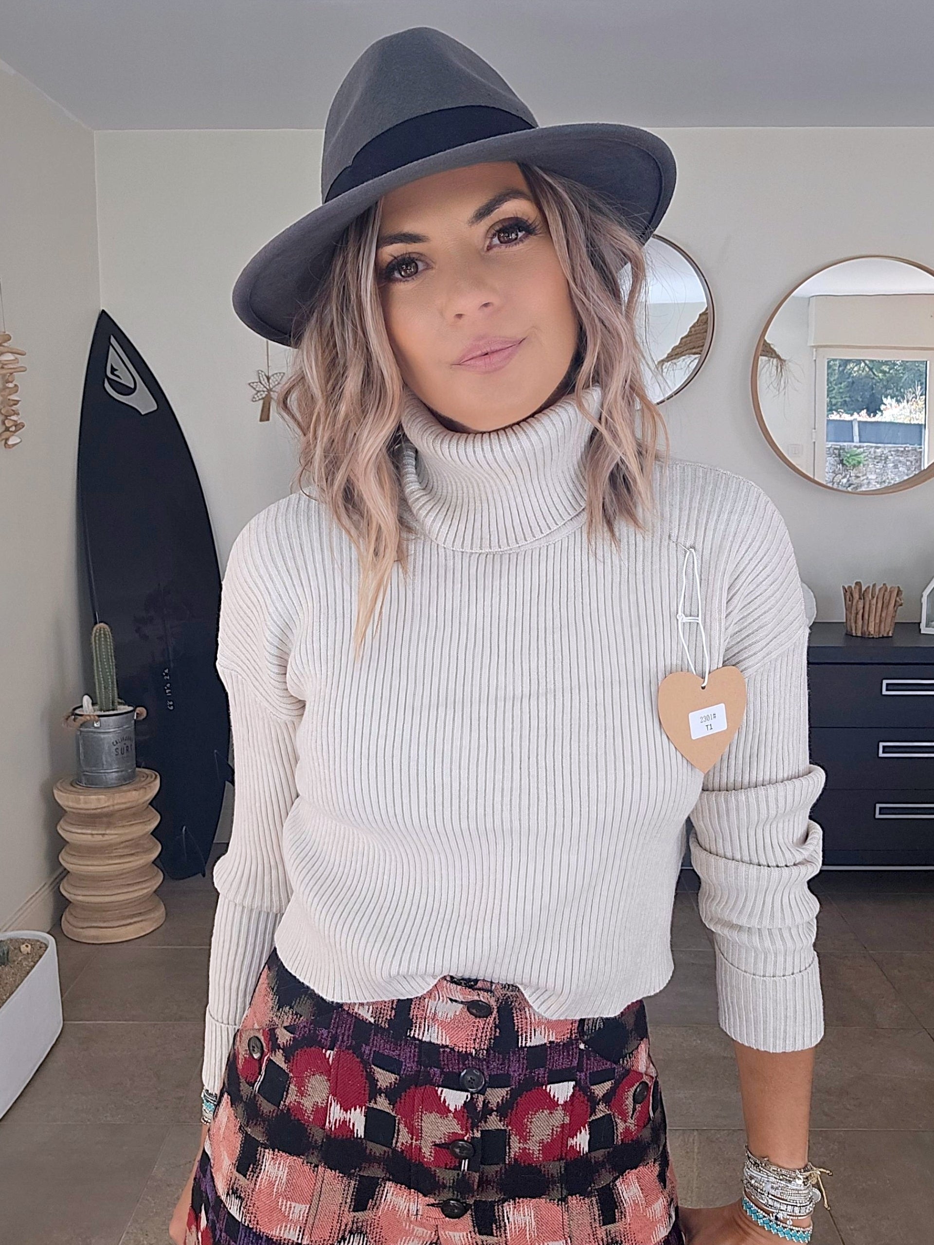 Pull col roulé cachemire beige - 𝐌𝐚𝐫𝐢𝐧𝐚𝟒𝟒𝐟𝐚𝐦𝐢𝐥𝐲