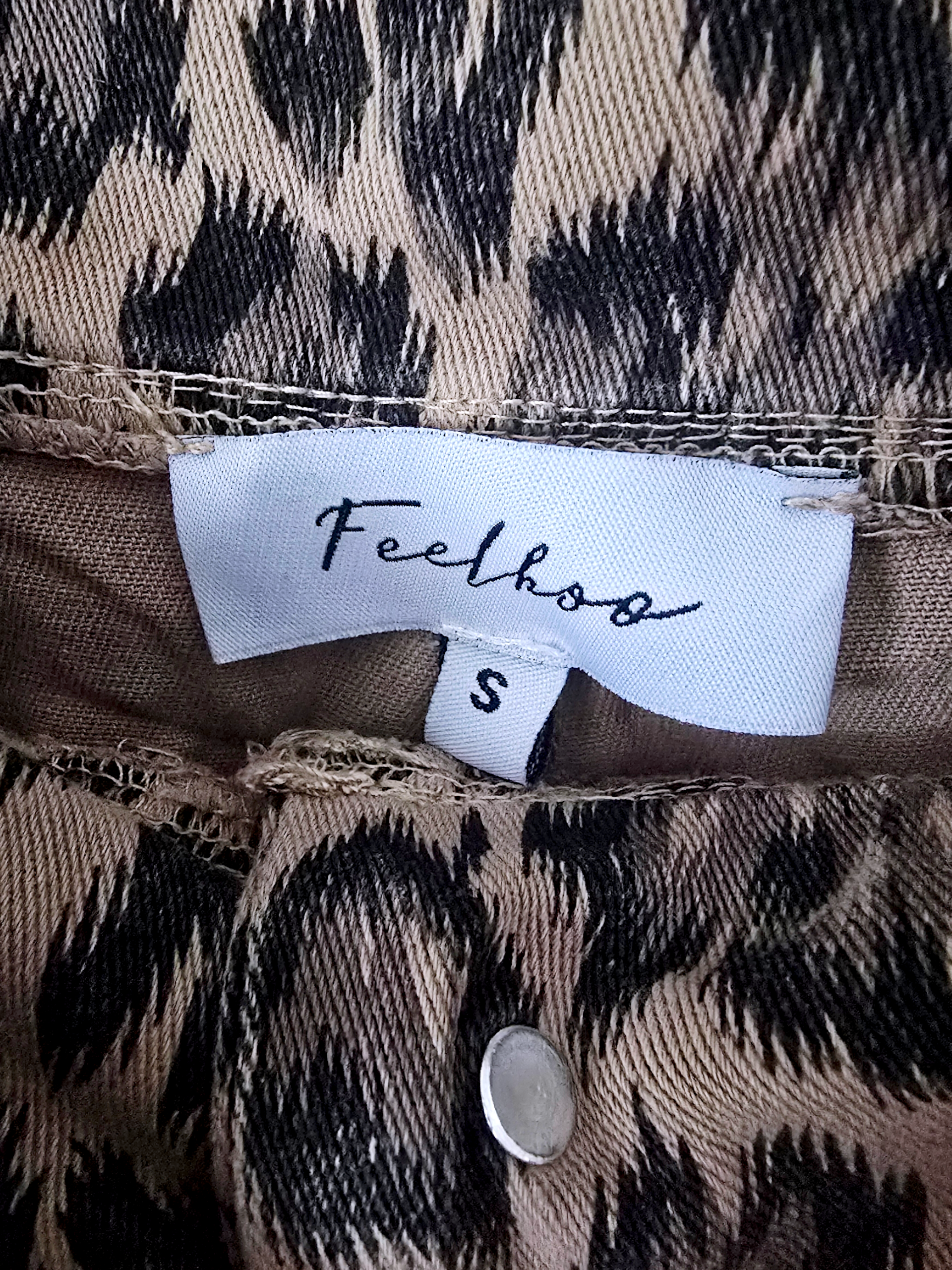 Pantalon carotte à imprimé léopard