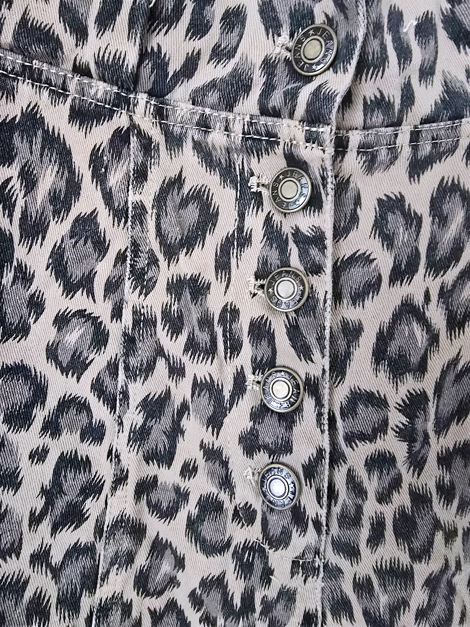 Pantalon carotte à imprimé léopard