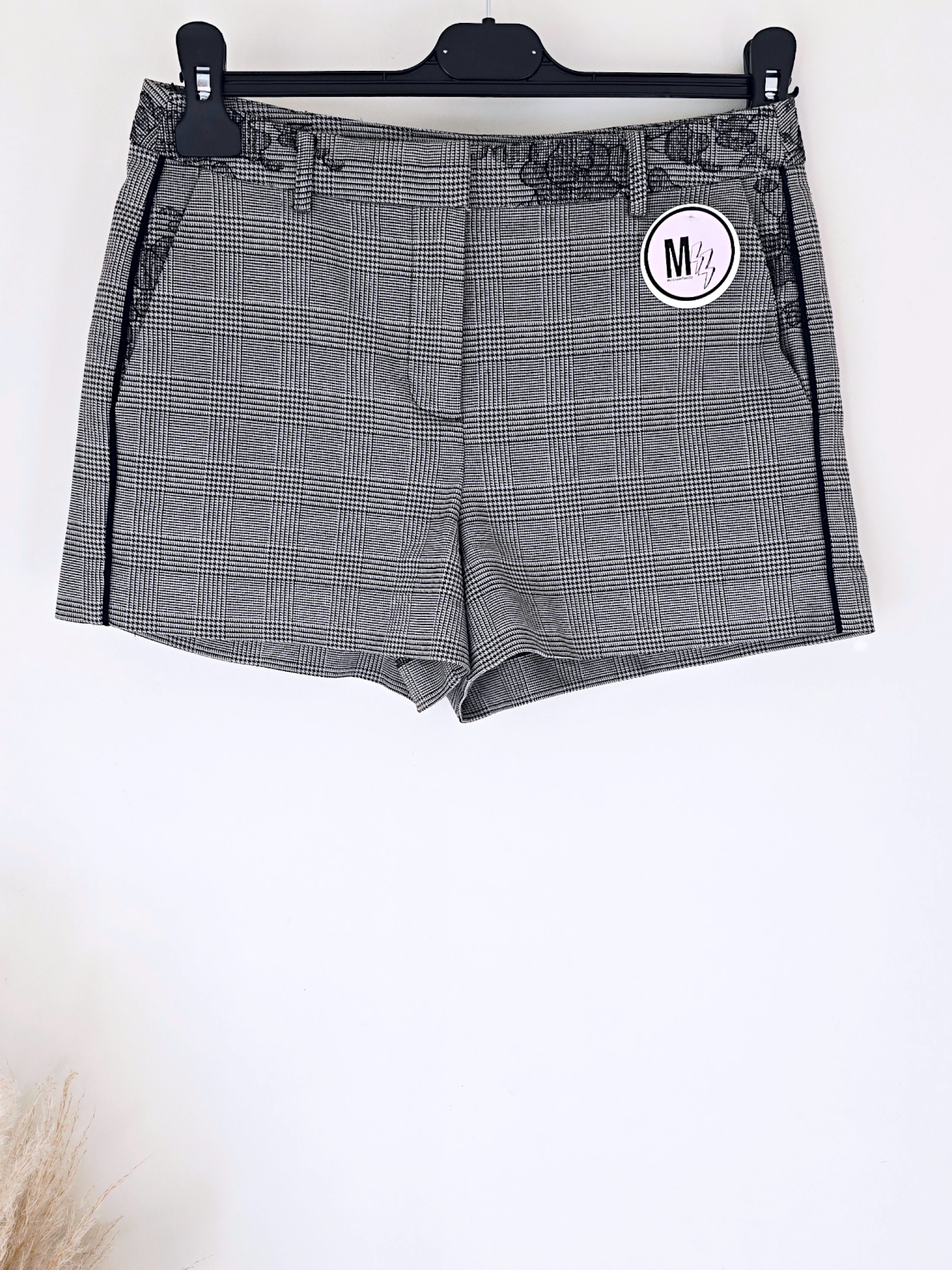 Short chic à carreaux