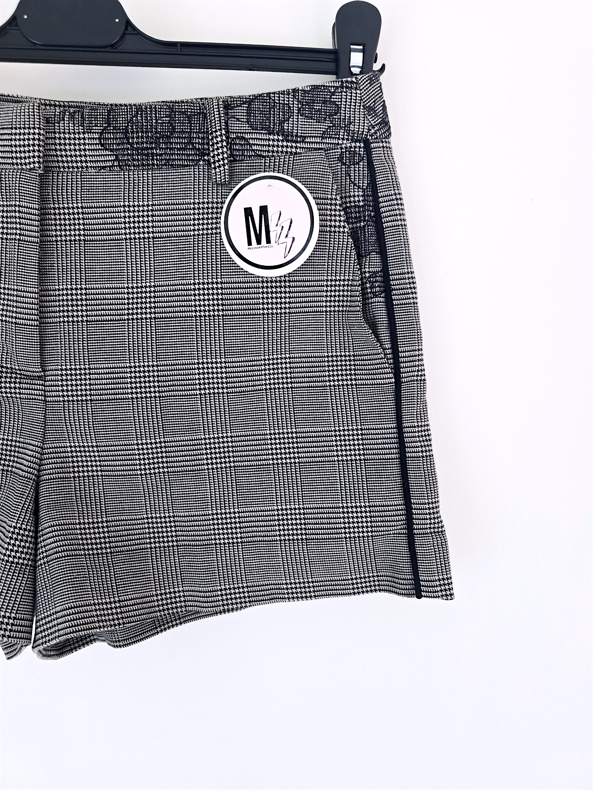 Short chic à carreaux