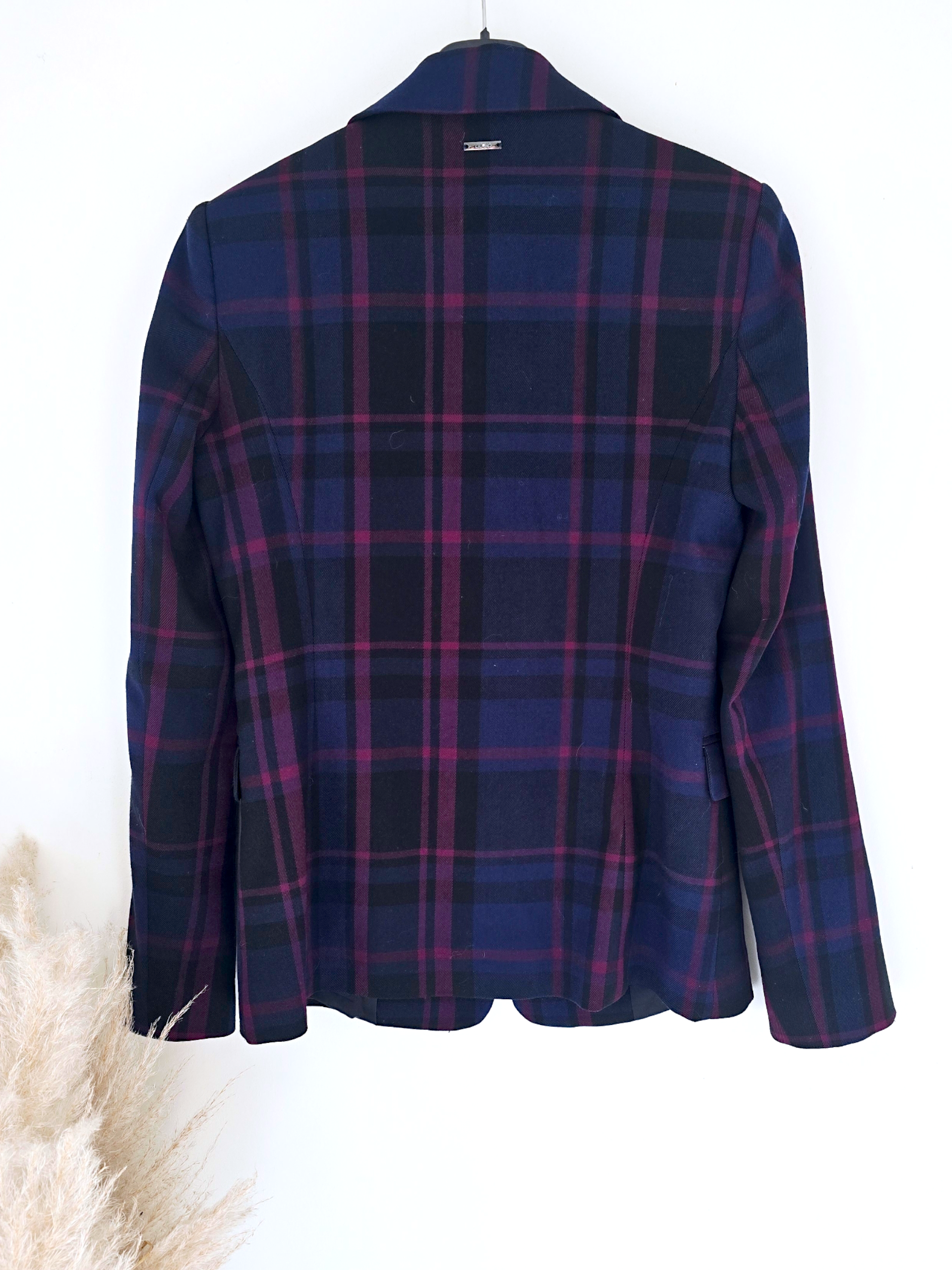 Veste cintrée bleu marine à imprimé à carreaux violet