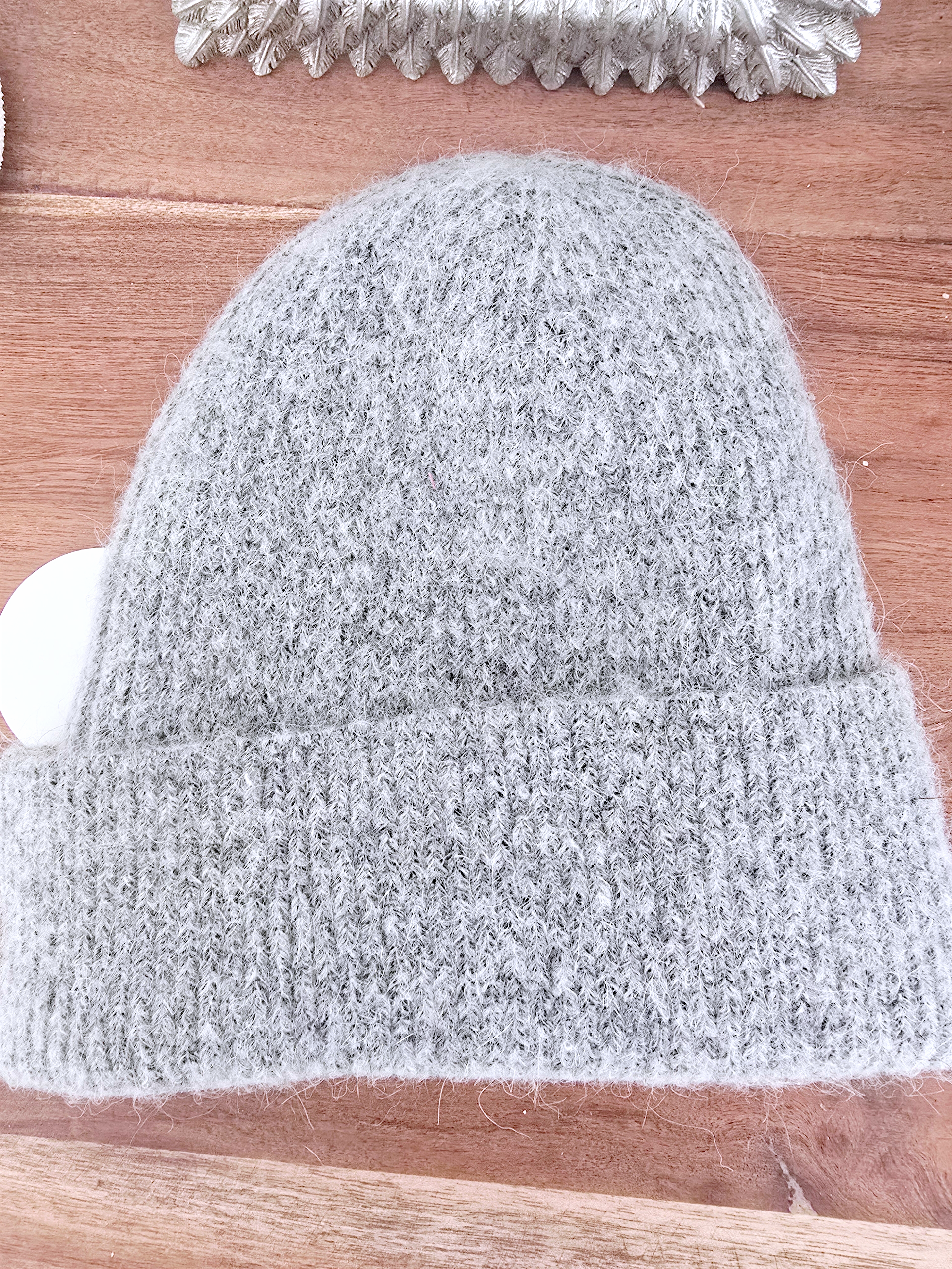 Bonnet gris à maille côtelée et chaude