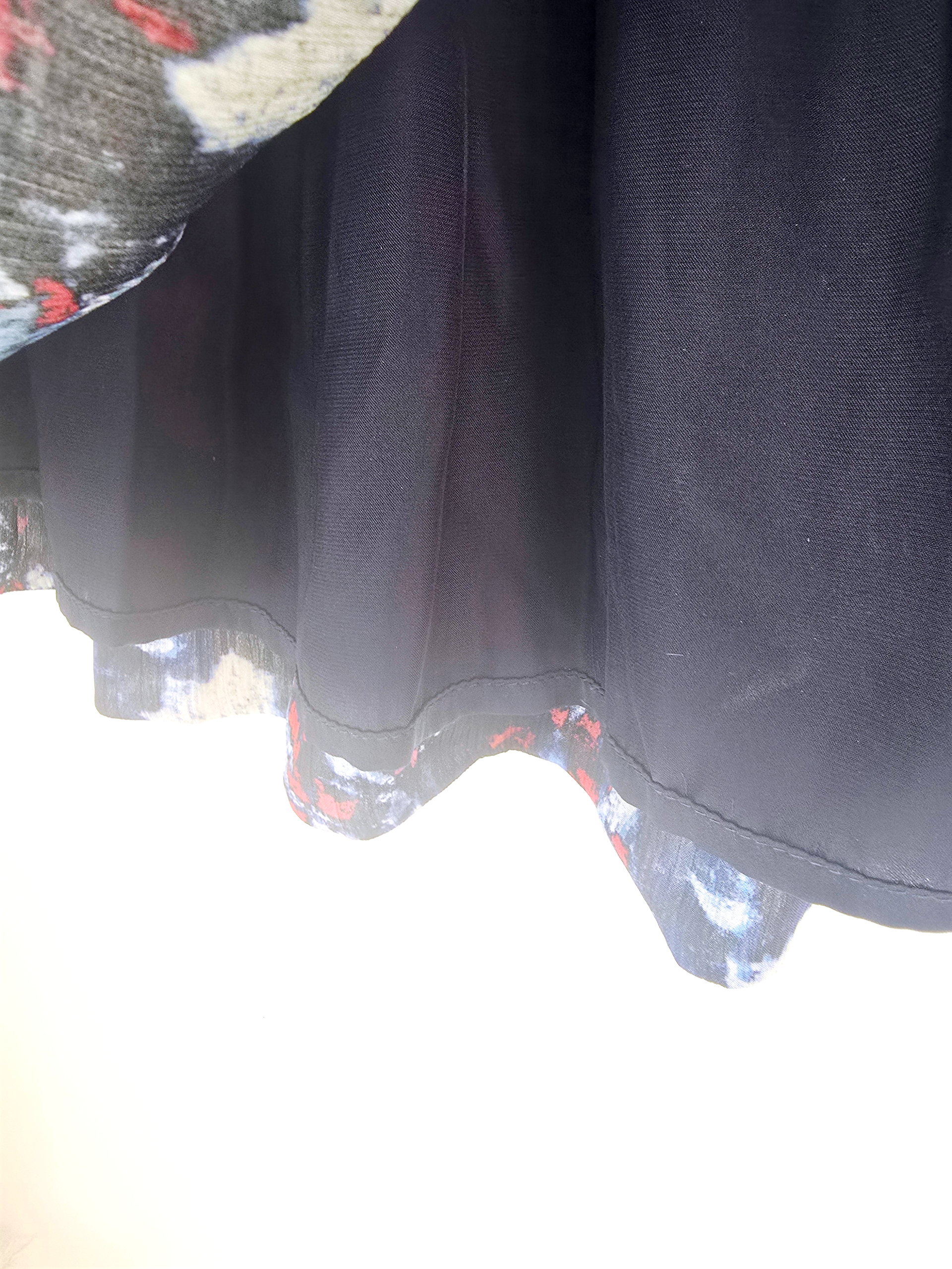 Jupe courte à imprimé camouflage