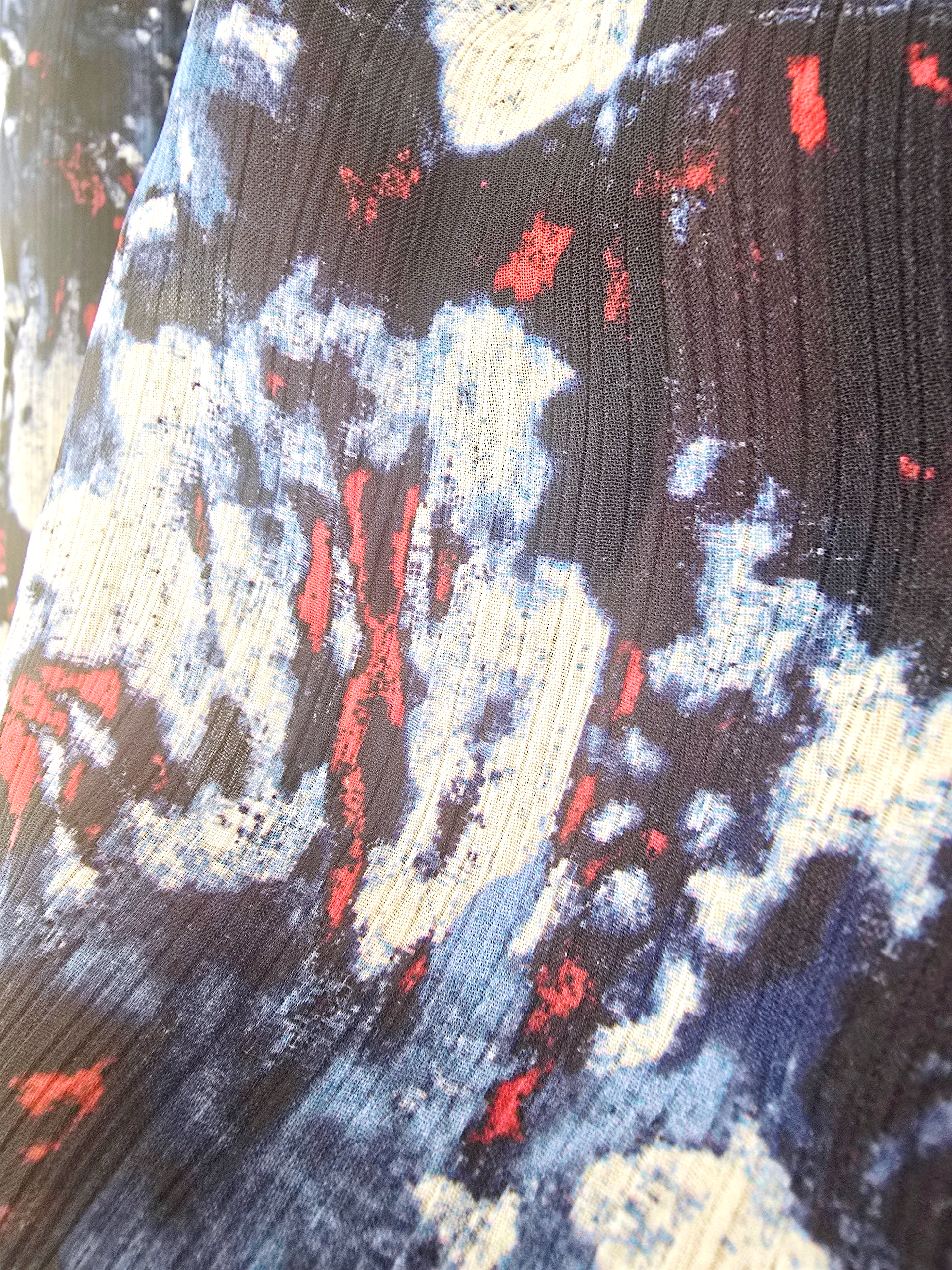 Jupe courte à imprimé camouflage