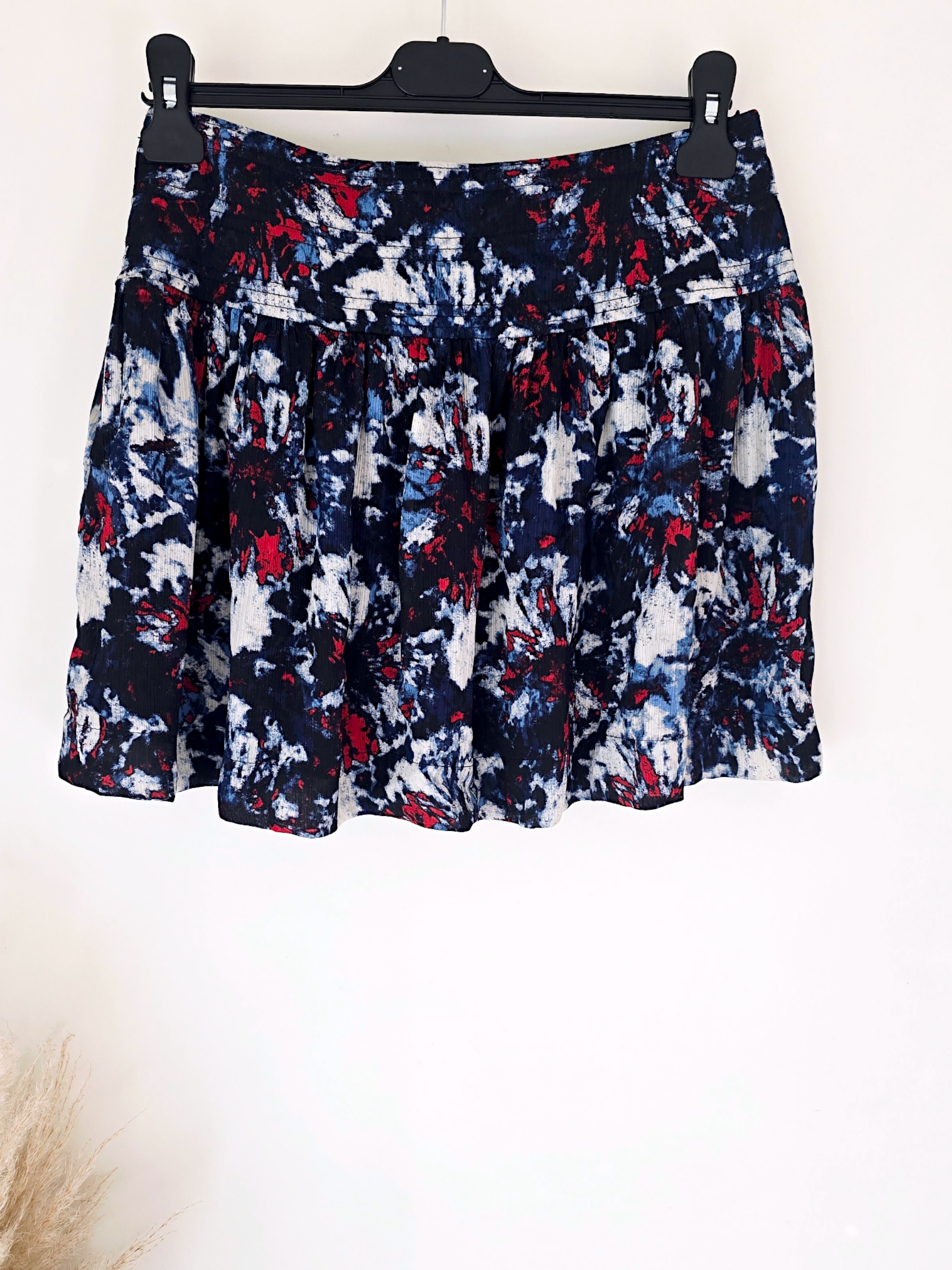 Jupe courte à imprimé camouflage