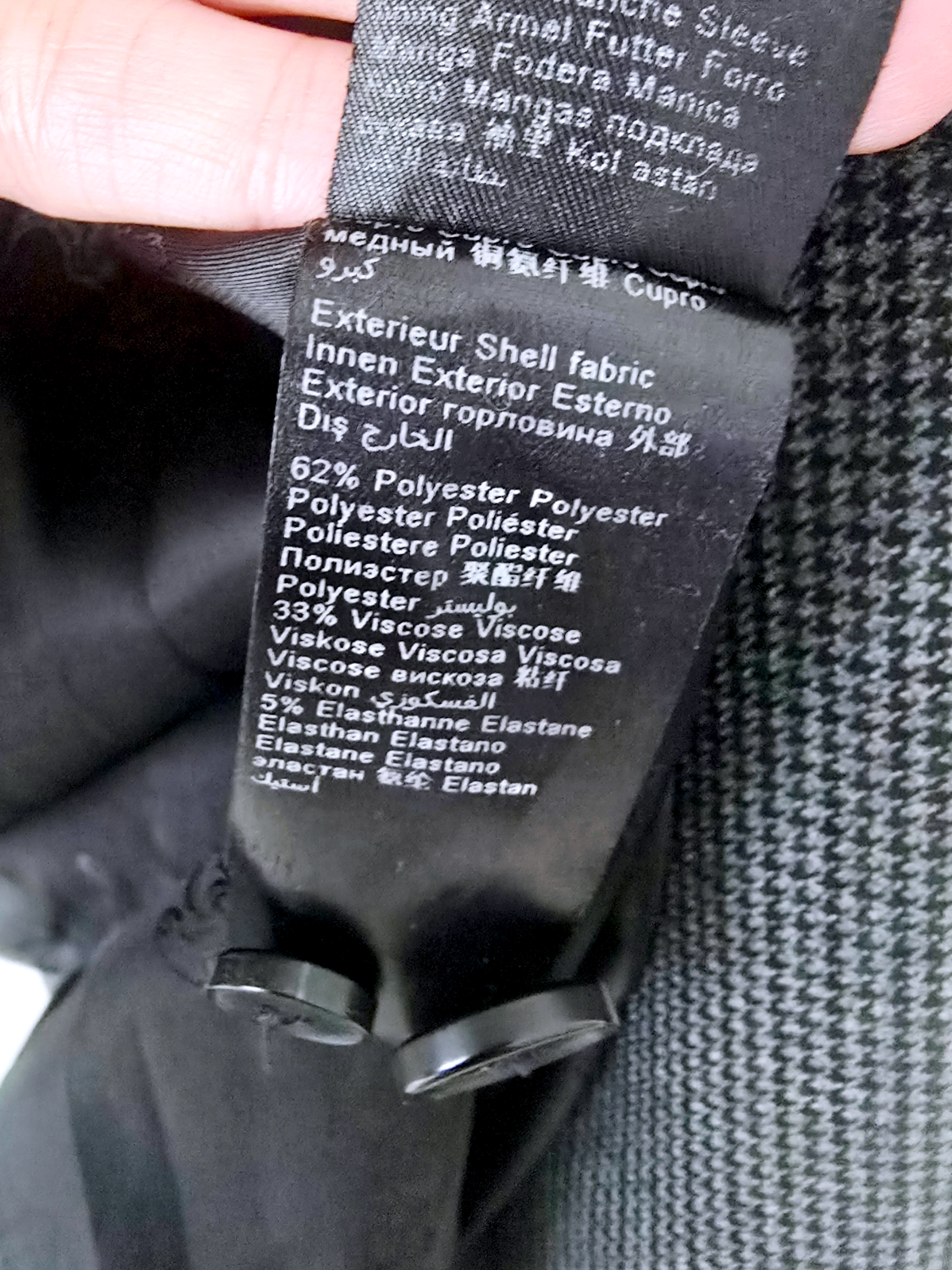 Veste chic noire &amp; grise avec pin's