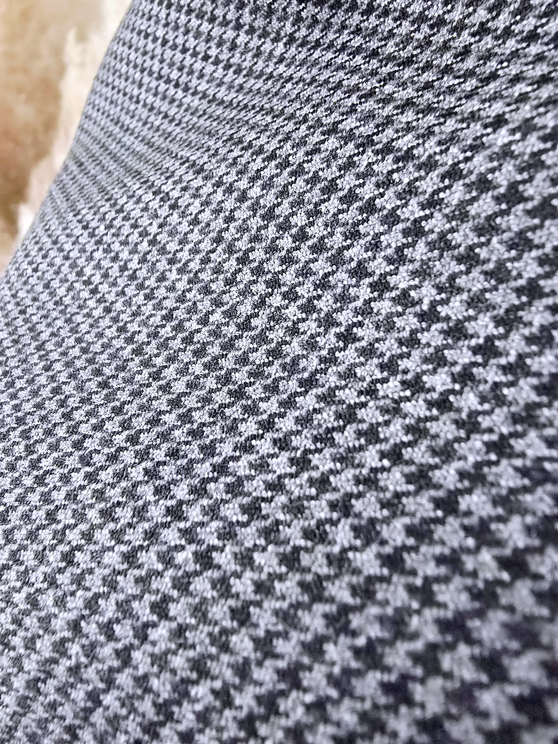 Veste chic noire &amp; grise avec pin's