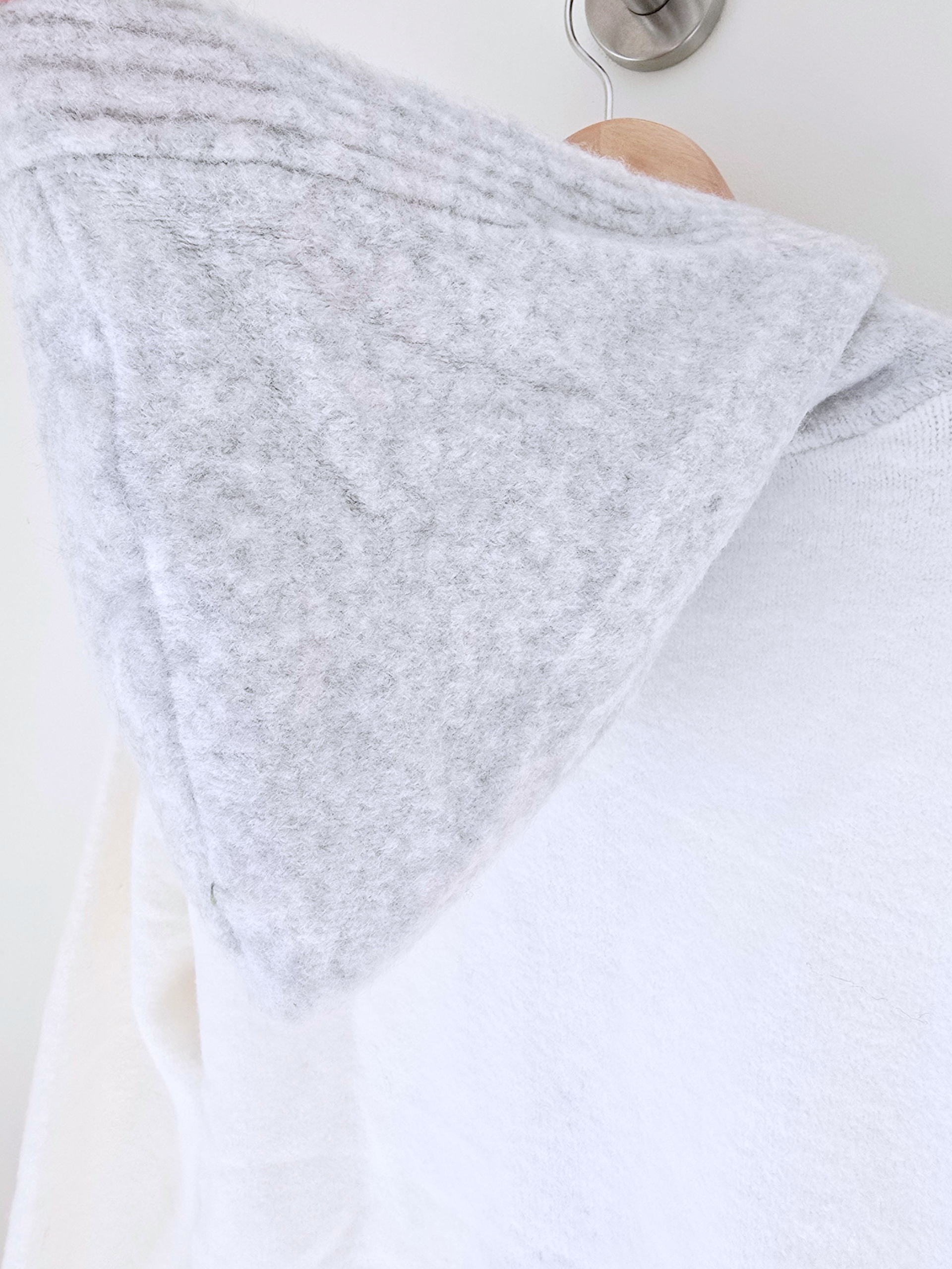 Cardigan blanc à capuche à maille douce et chaude