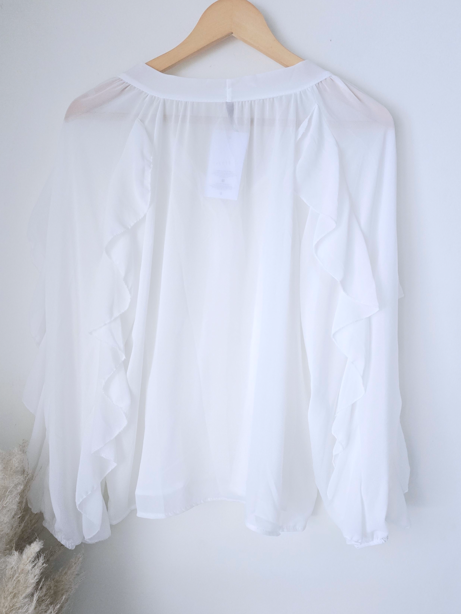 Chemise blanche à volants