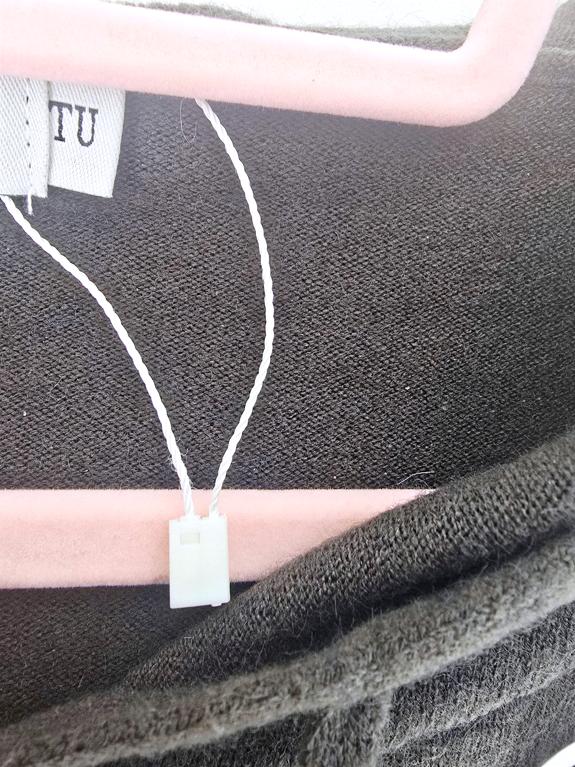 Pull vert kaki à manches arc-en-ciel fluo - 𝐌𝐚𝐫𝐢𝐧𝐚𝟒𝟒𝐟𝐚𝐦𝐢𝐥𝐲