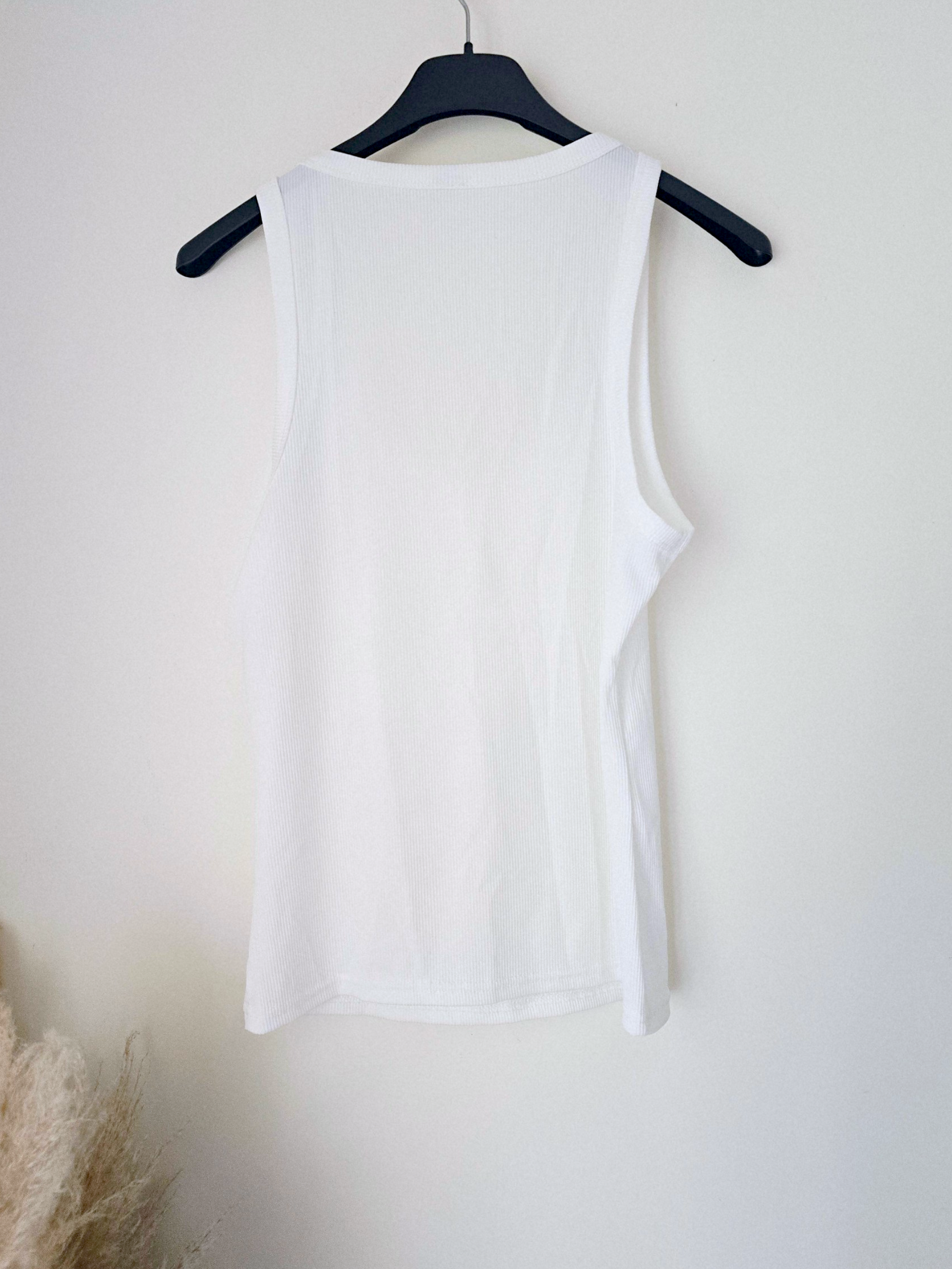 Debardeur blanc maille côtelée - 𝐌𝐚𝐫𝐢𝐧𝐚𝟒𝟒𝐟𝐚𝐦𝐢𝐥𝐲