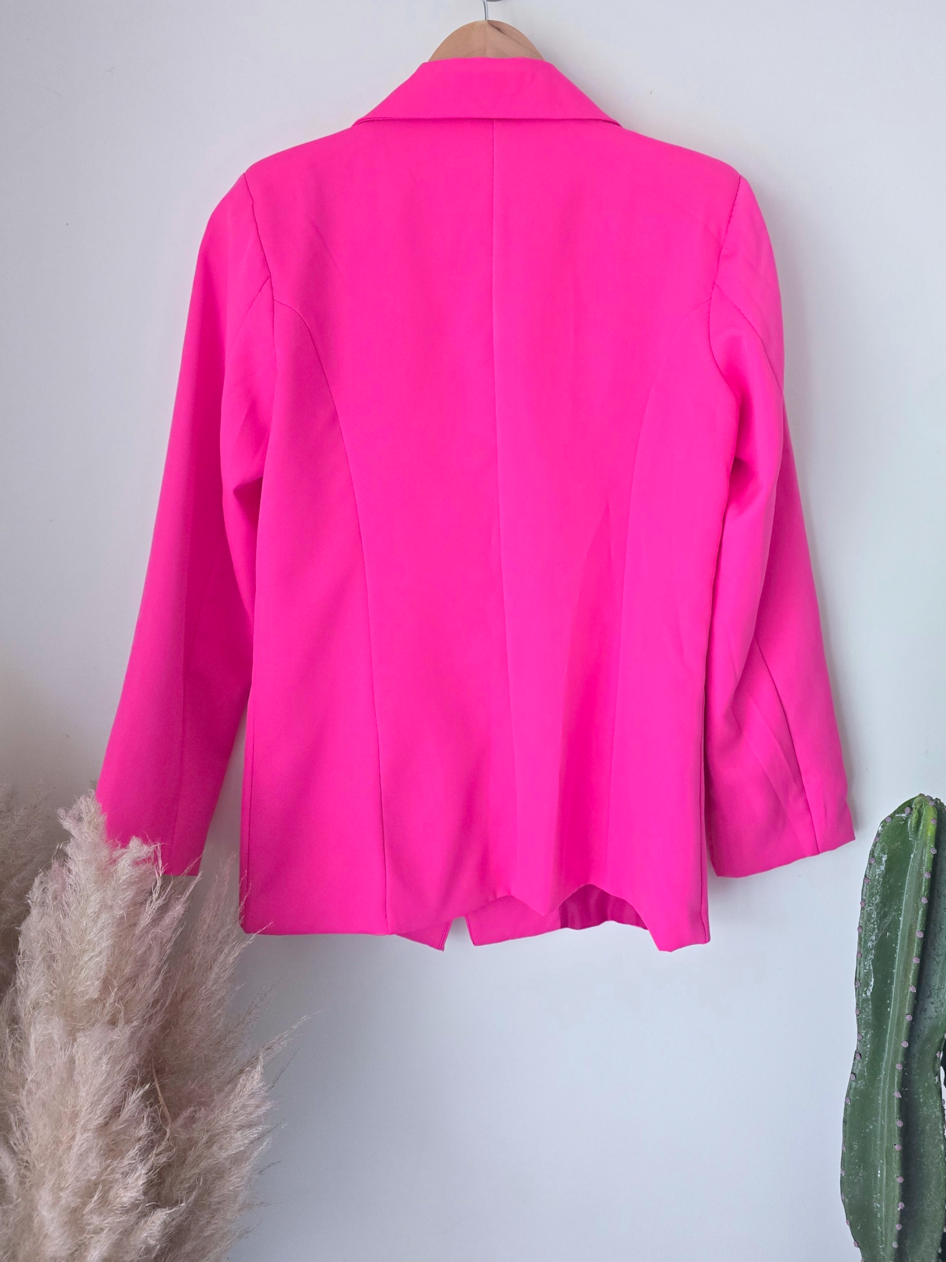 Veste cintrée rose fluo - 𝐌𝐚𝐫𝐢𝐧𝐚𝟒𝟒𝐟𝐚𝐦𝐢𝐥𝐲