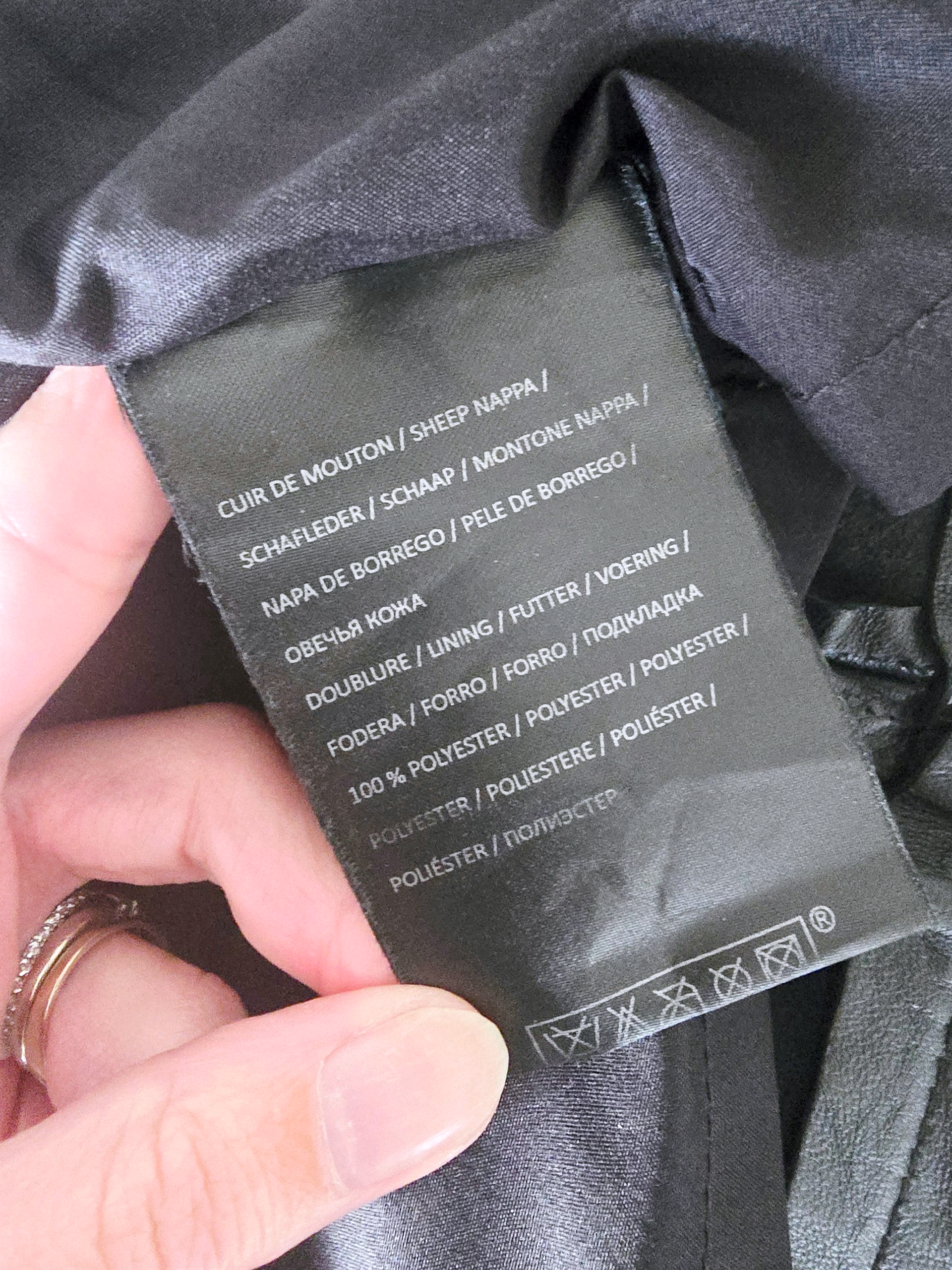 Jupe noire 100% cuir d'agneau - 𝐌𝐚𝐫𝐢𝐧𝐚𝟒𝟒𝐟𝐚𝐦𝐢𝐥𝐲
