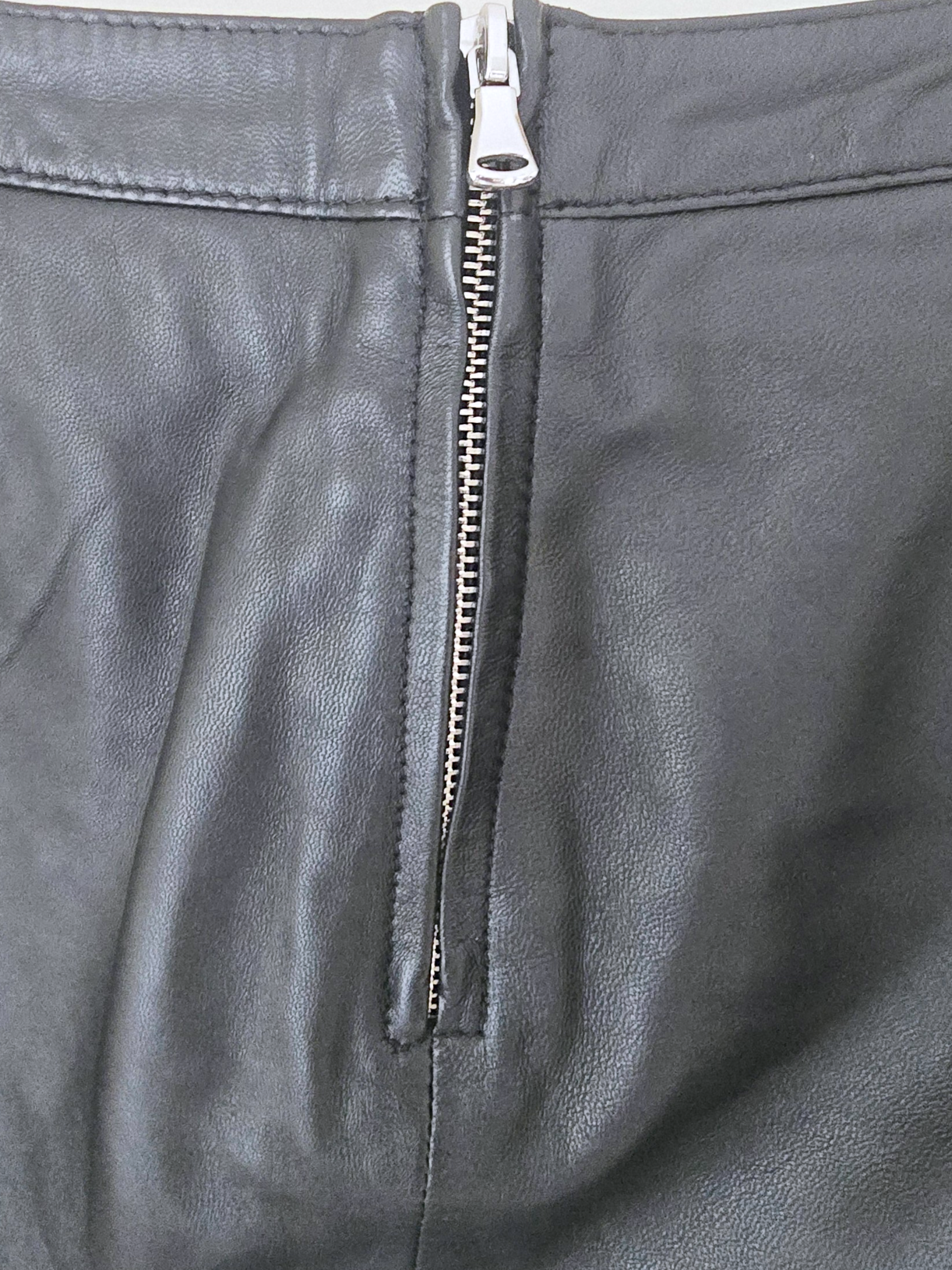 Jupe noire 100% cuir d'agneau - 𝐌𝐚𝐫𝐢𝐧𝐚𝟒𝟒𝐟𝐚𝐦𝐢𝐥𝐲