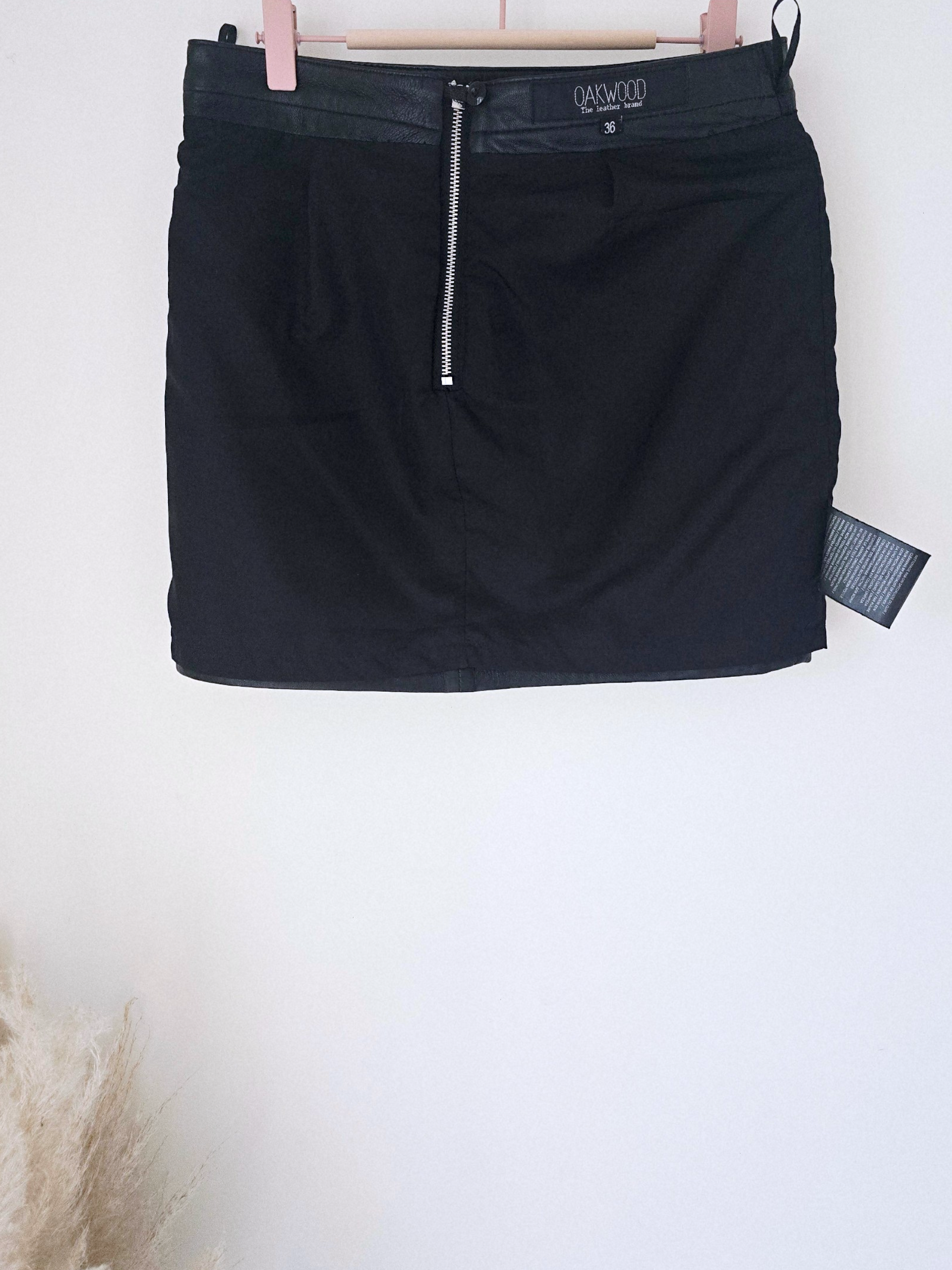 Jupe noire 100% cuir d'agneau - 𝐌𝐚𝐫𝐢𝐧𝐚𝟒𝟒𝐟𝐚𝐦𝐢𝐥𝐲