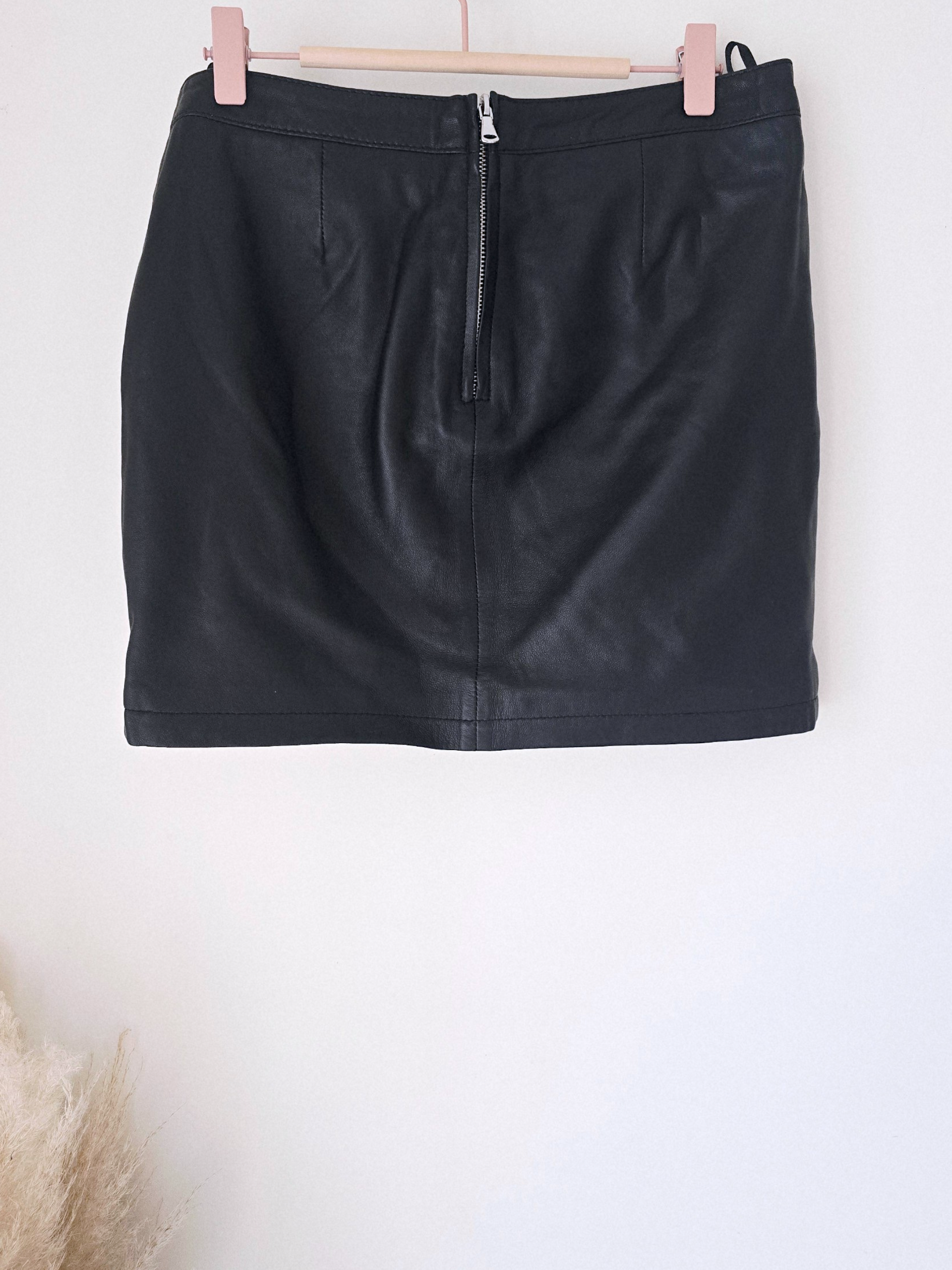 Jupe noire 100% cuir d'agneau - 𝐌𝐚𝐫𝐢𝐧𝐚𝟒𝟒𝐟𝐚𝐦𝐢𝐥𝐲