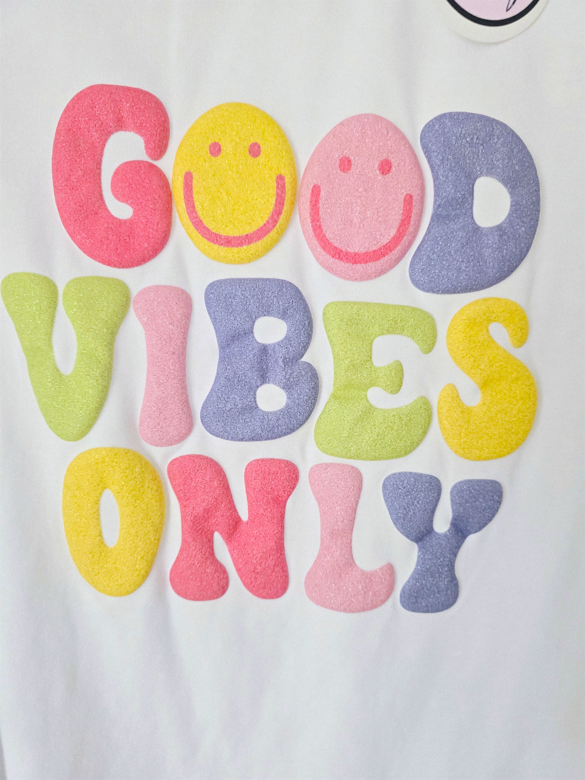 Tee-shirt blanc Good Vibes - 𝐌𝐚𝐫𝐢𝐧𝐚𝟒𝟒𝐟𝐚𝐦𝐢𝐥𝐲