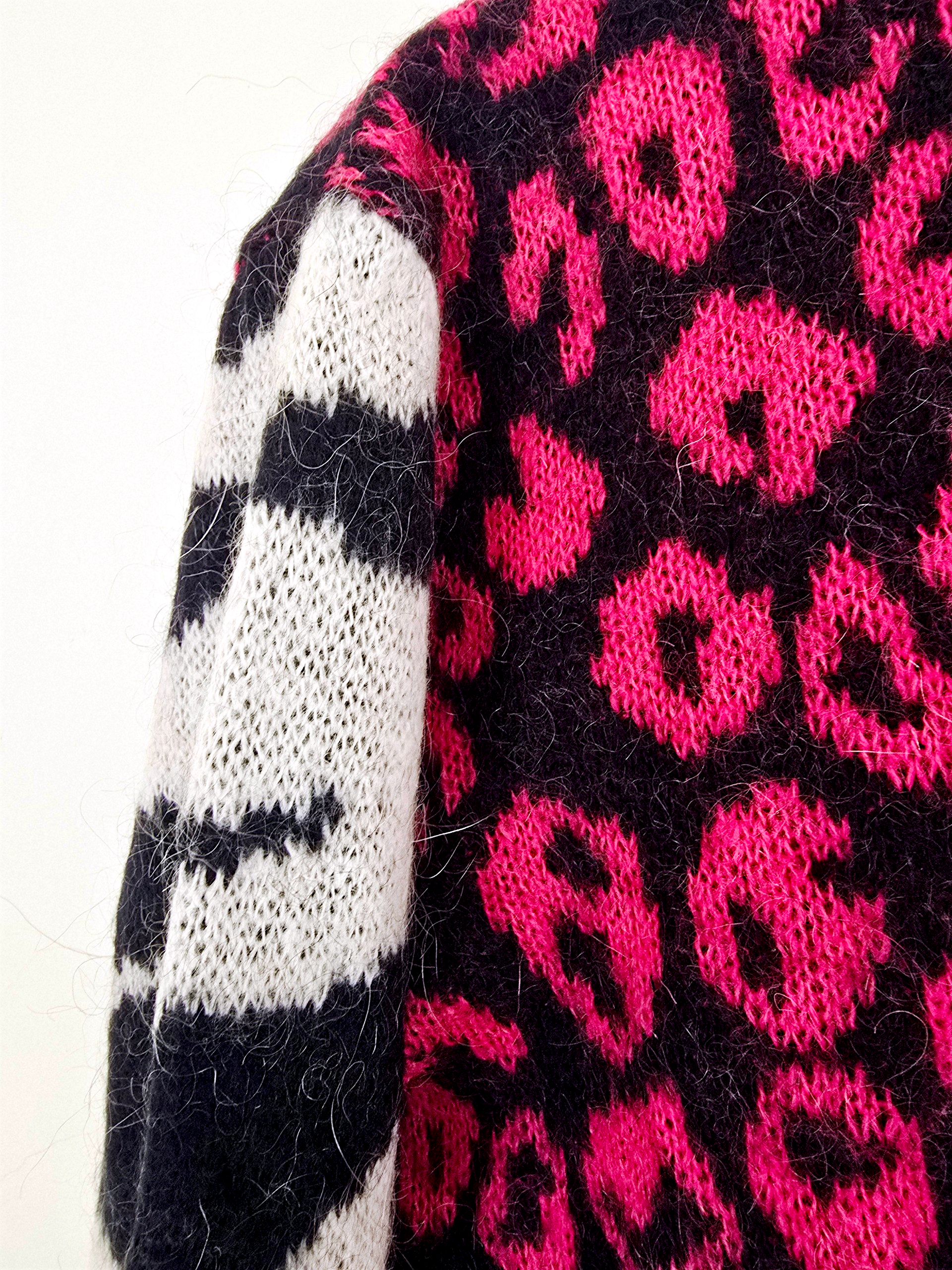 Pull chaud à imprimé léopard rose fuchsia - 𝐌𝐚𝐫𝐢𝐧𝐚𝟒𝟒𝐟𝐚𝐦𝐢𝐥𝐲