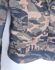 Veste cintrée camouflage kaki avec dessin et inscriptions dorées - 𝐌𝐚𝐫𝐢𝐧𝐚𝟒𝟒𝐟𝐚𝐦𝐢𝐥𝐲
