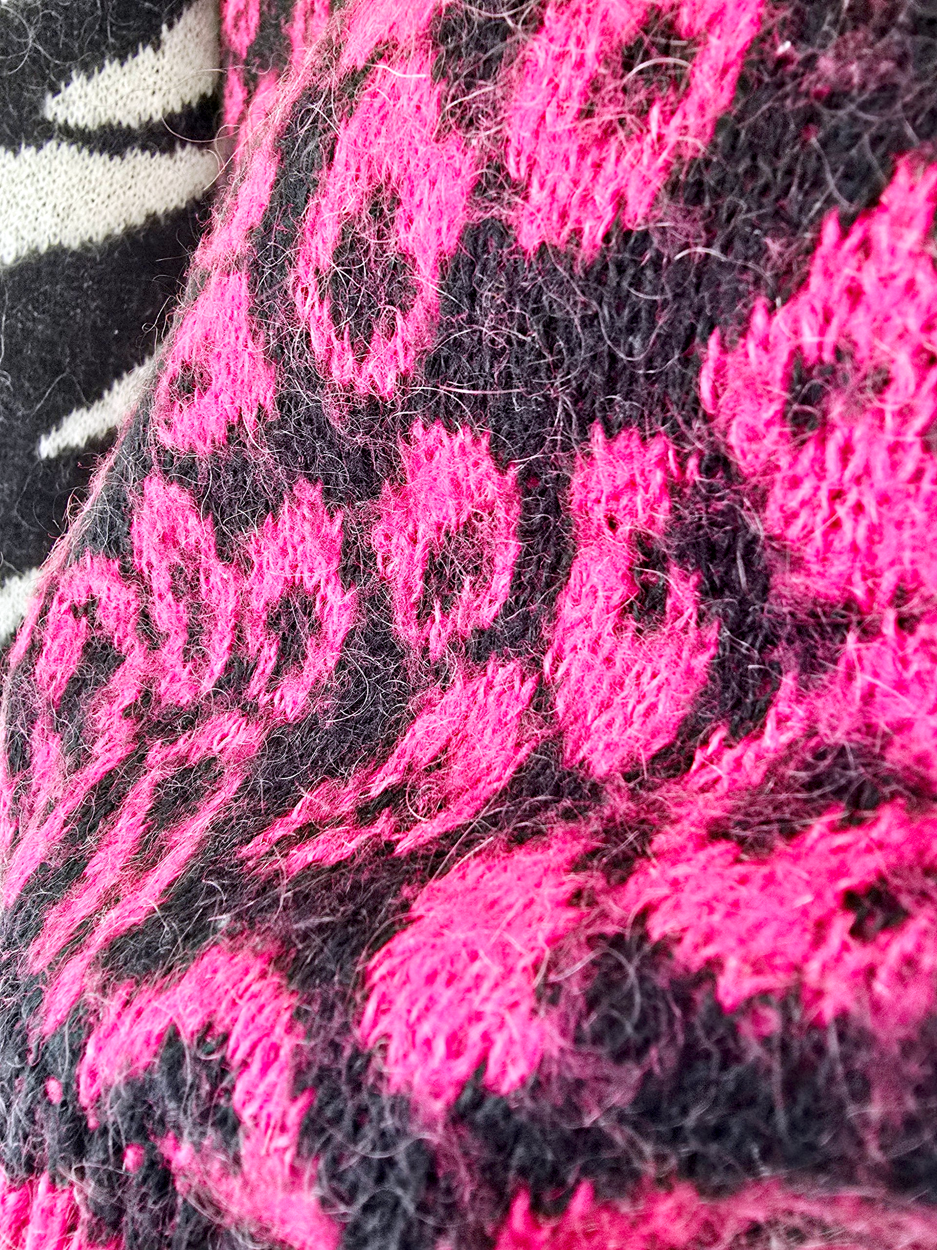 Pull chaud à imprimé léopard rose fuchsia - 𝐌𝐚𝐫𝐢𝐧𝐚𝟒𝟒𝐟𝐚𝐦𝐢𝐥𝐲