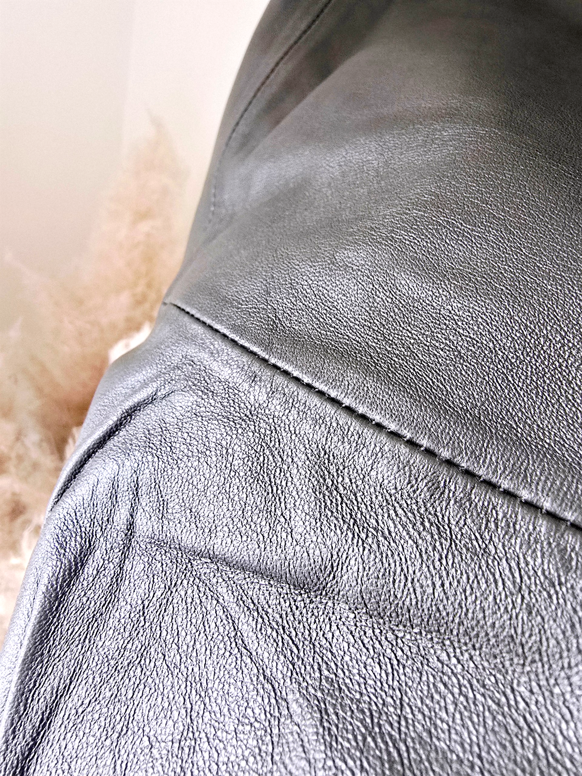 Pantalon kaki 100% cuir - 𝐌𝐚𝐫𝐢𝐧𝐚𝟒𝟒𝐟𝐚𝐦𝐢𝐥𝐲