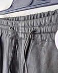 Pantalon kaki 100% cuir - 𝐌𝐚𝐫𝐢𝐧𝐚𝟒𝟒𝐟𝐚𝐦𝐢𝐥𝐲