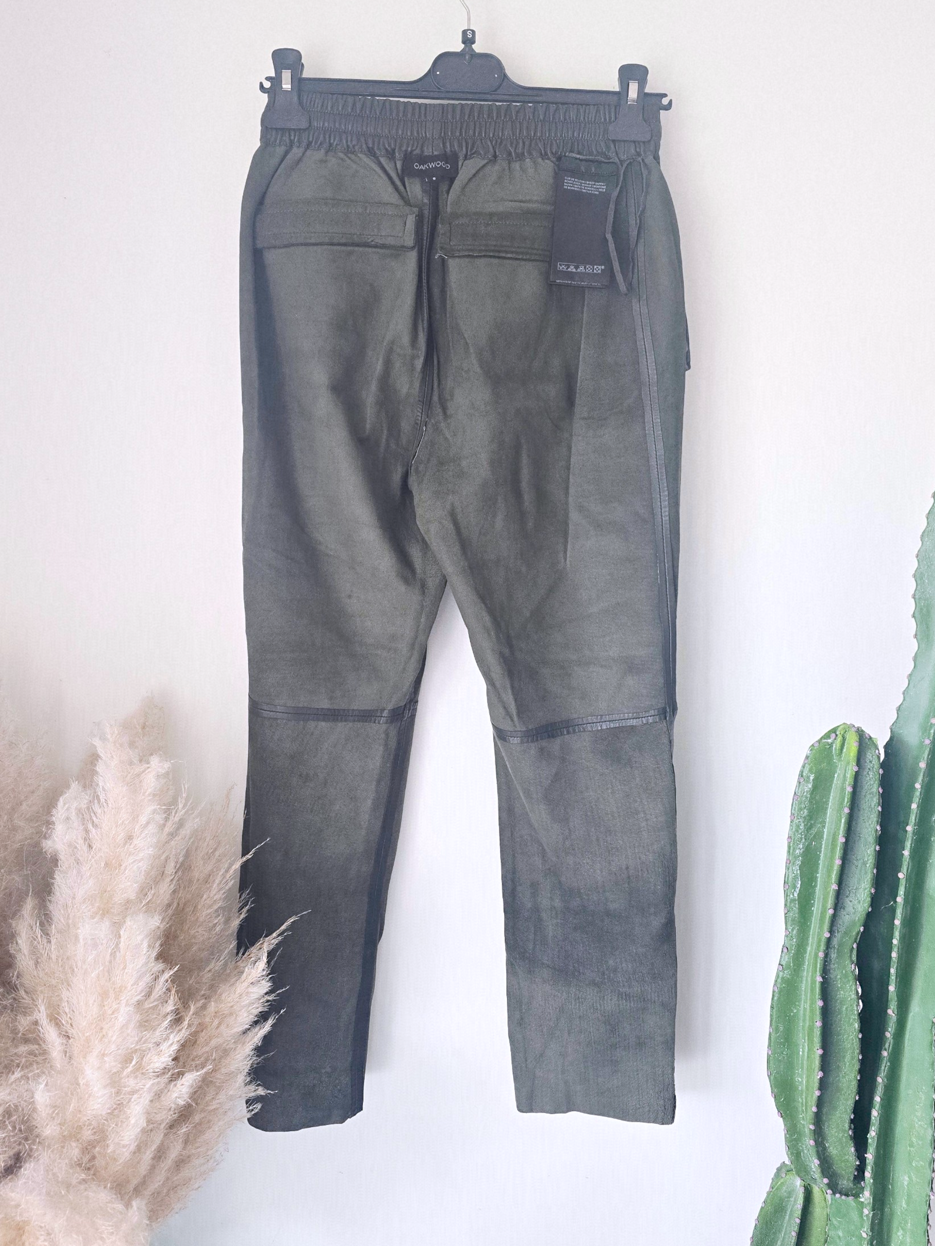 Pantalon kaki 100% cuir - 𝐌𝐚𝐫𝐢𝐧𝐚𝟒𝟒𝐟𝐚𝐦𝐢𝐥𝐲