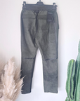 Pantalon kaki 100% cuir - 𝐌𝐚𝐫𝐢𝐧𝐚𝟒𝟒𝐟𝐚𝐦𝐢𝐥𝐲