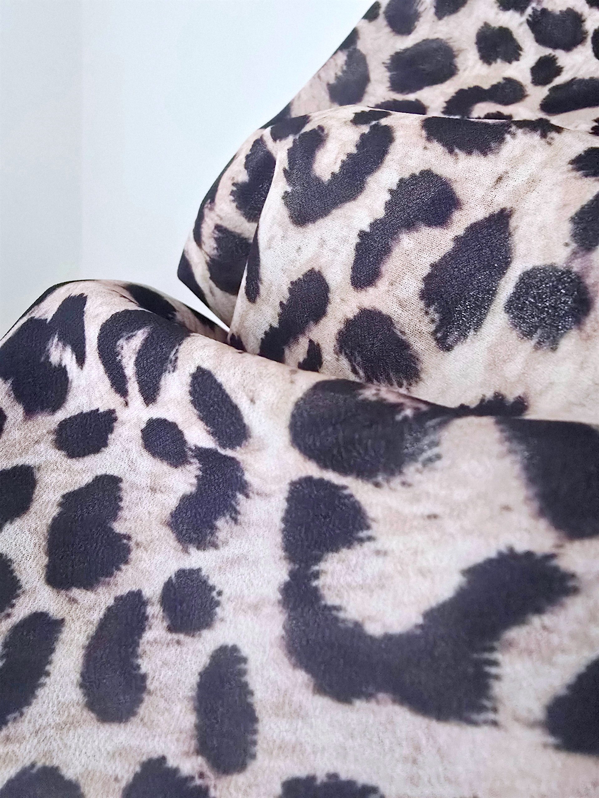 Robe 7/8è  imprimé léopard - 𝐌𝐚𝐫𝐢𝐧𝐚𝟒𝟒𝐟𝐚𝐦𝐢𝐥𝐲
