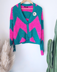 Cardigan à imprimé géométrique rose fuchsia et vert. - 𝐌𝐚𝐫𝐢𝐧𝐚𝟒𝟒𝐟𝐚𝐦𝐢𝐥𝐲