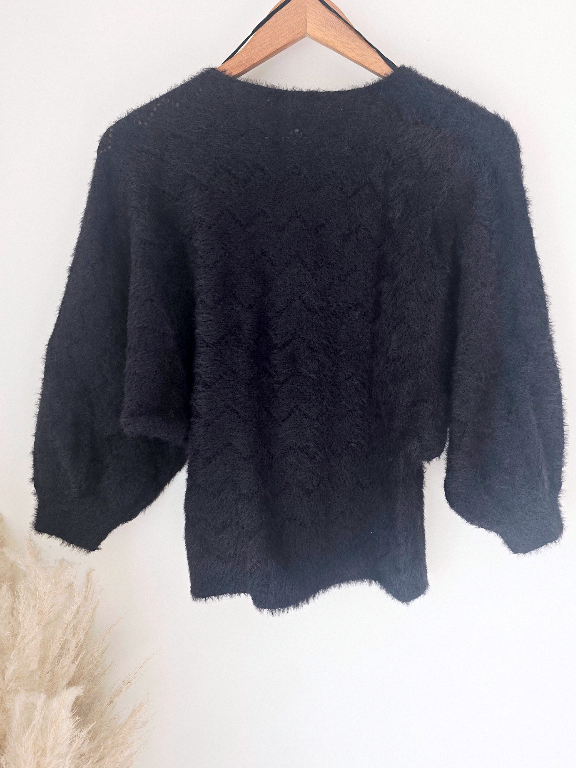 Pull noir ajouré maille poilue - 𝐌𝐚𝐫𝐢𝐧𝐚𝟒𝟒𝐟𝐚𝐦𝐢𝐥𝐲