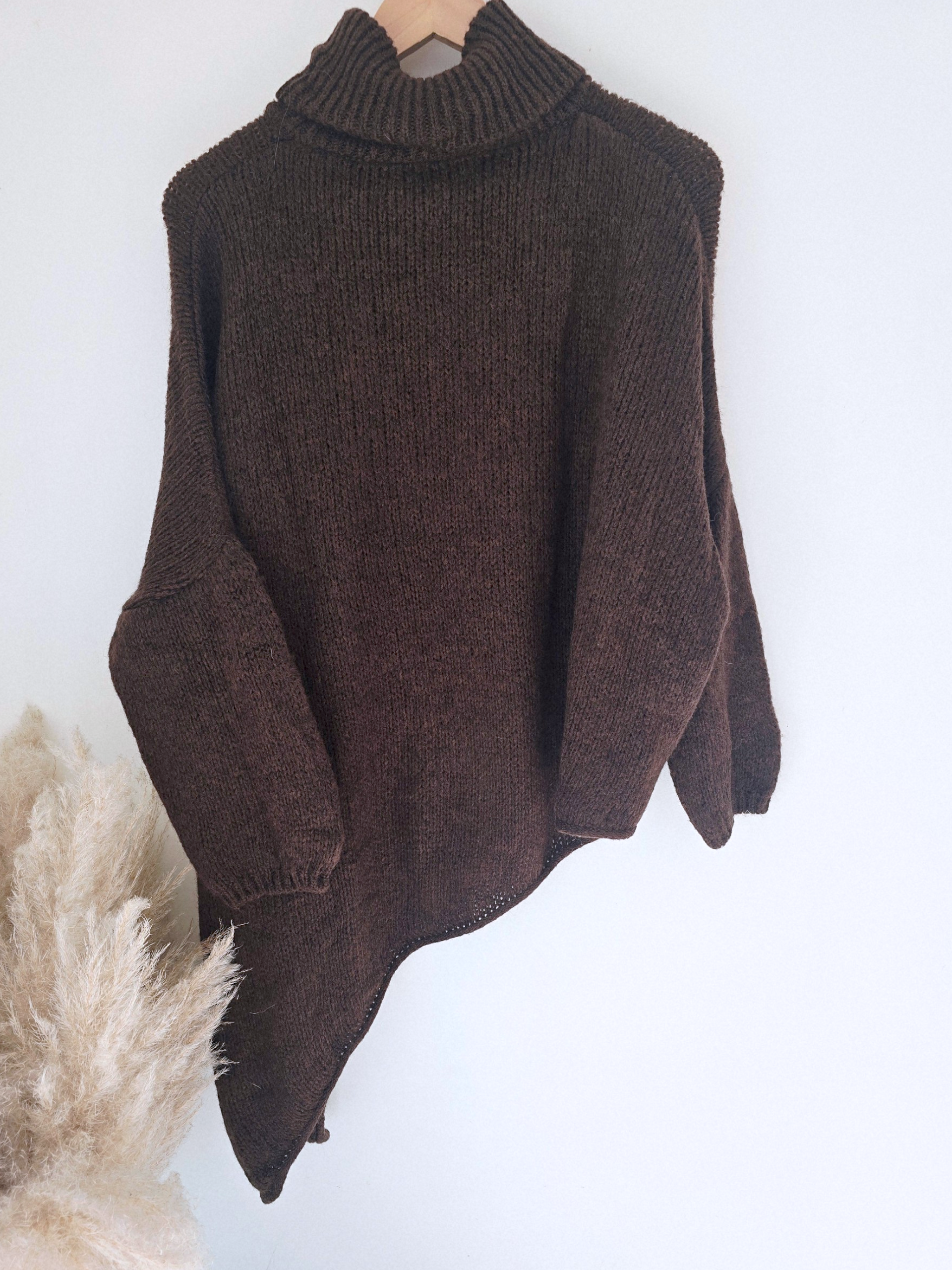 Pull marron longueur asymétrique - 𝐌𝐚𝐫𝐢𝐧𝐚𝟒𝟒𝐟𝐚𝐦𝐢𝐥𝐲