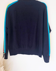Pull bleu marine manches arc-en-ciel fluo - 𝐌𝐚𝐫𝐢𝐧𝐚𝟒𝟒𝐟𝐚𝐦𝐢𝐥𝐲