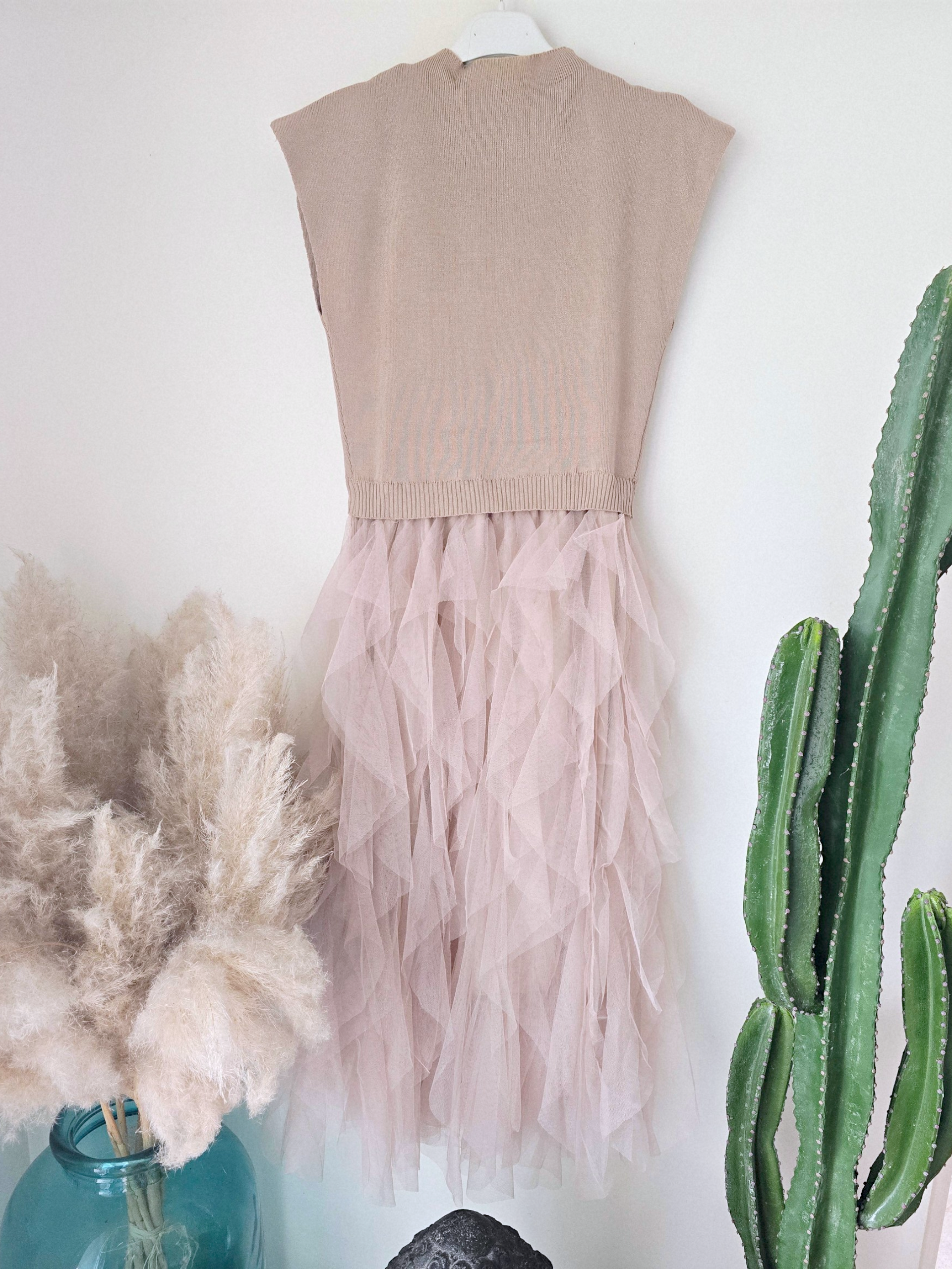 Robe princesse beige - 𝐌𝐚𝐫𝐢𝐧𝐚𝟒𝟒𝐟𝐚𝐦𝐢𝐥𝐲