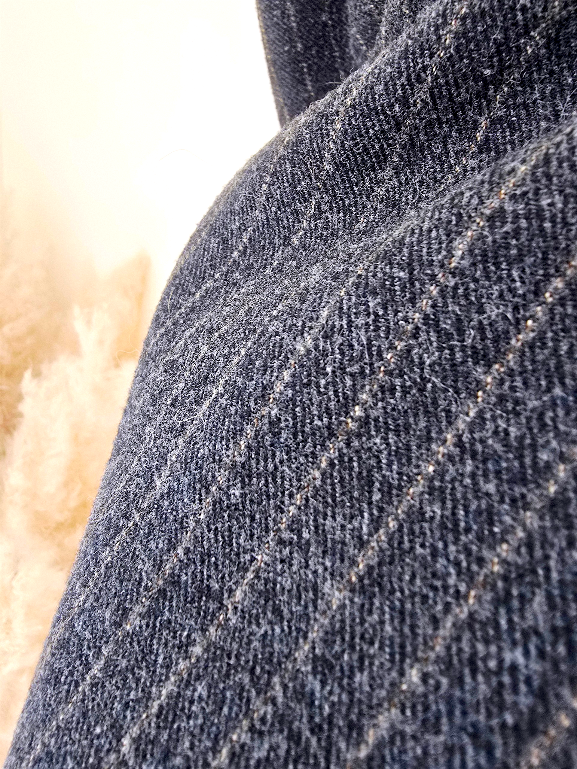 Pantalon droit gris anthracite à fines rayures tabac - 𝐌𝐚𝐫𝐢𝐧𝐚𝟒𝟒𝐟𝐚𝐦𝐢𝐥𝐲