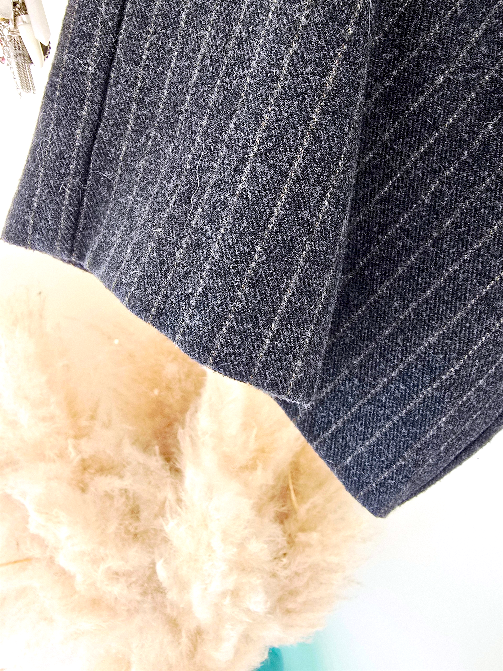 Pantalon droit gris anthracite à fines rayures tabac - 𝐌𝐚𝐫𝐢𝐧𝐚𝟒𝟒𝐟𝐚𝐦𝐢𝐥𝐲