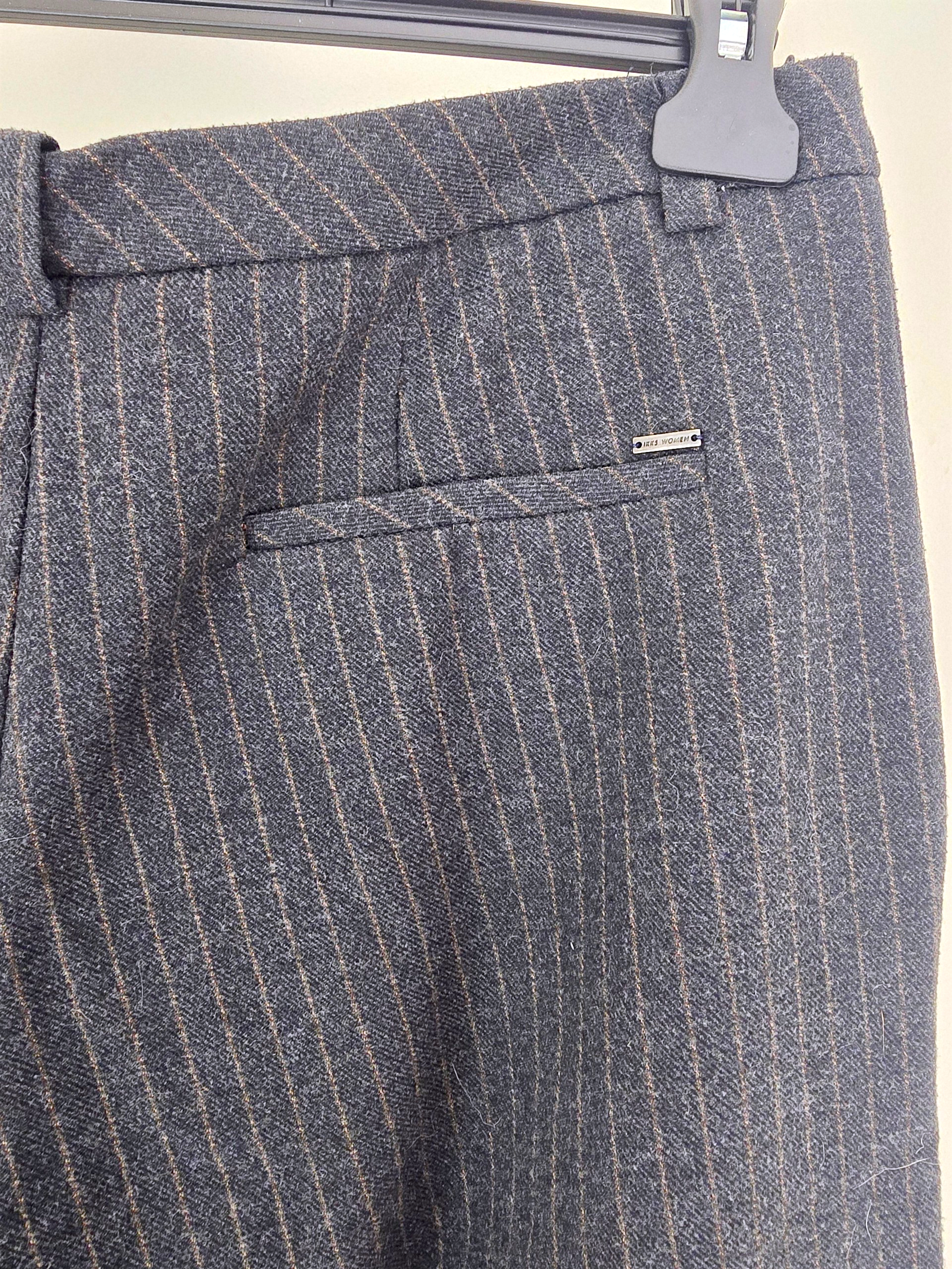 Pantalon droit gris anthracite à fines rayures tabac - 𝐌𝐚𝐫𝐢𝐧𝐚𝟒𝟒𝐟𝐚𝐦𝐢𝐥𝐲