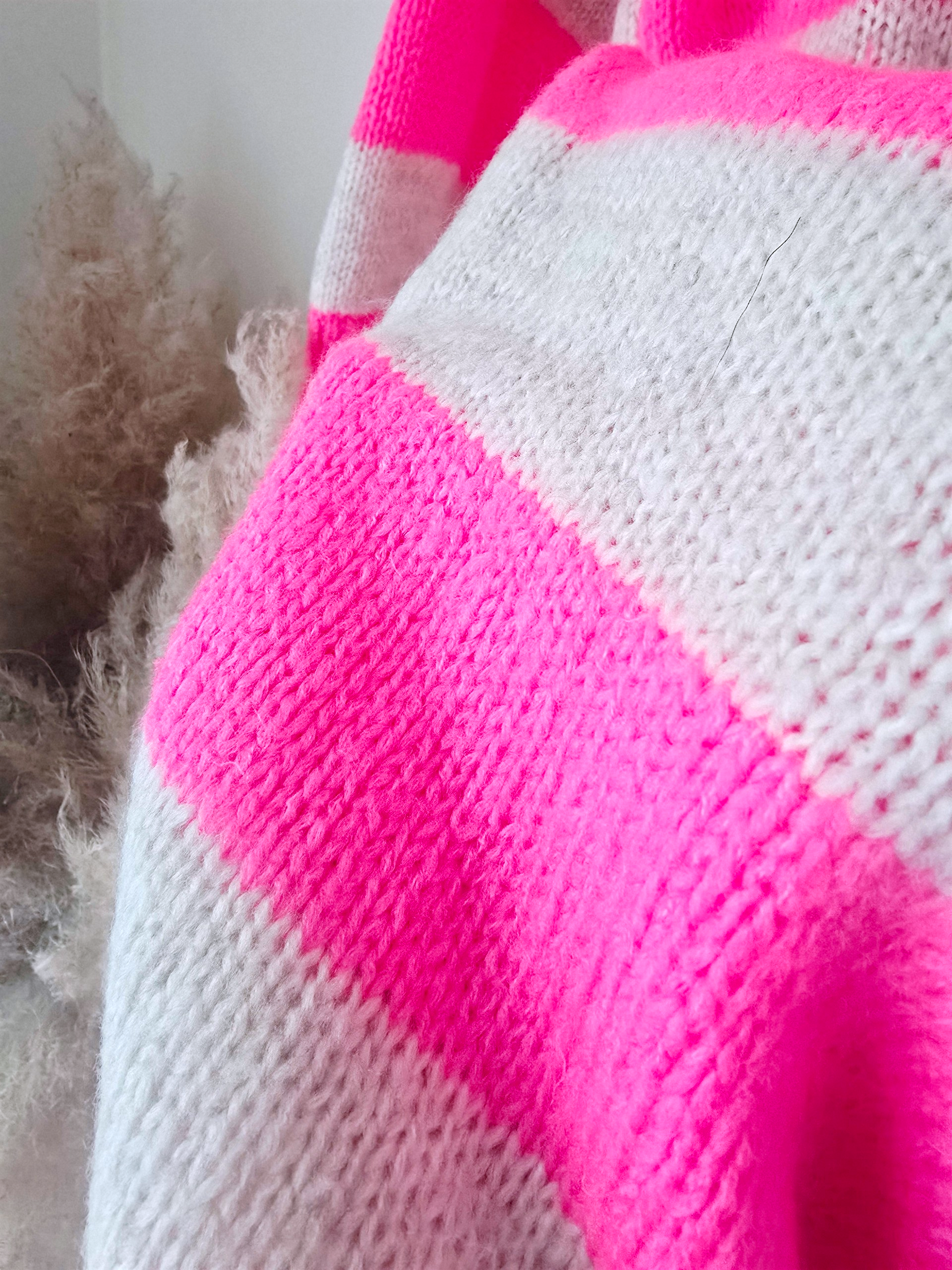 Robe pull rayé rose fluo - 𝐌𝐚𝐫𝐢𝐧𝐚𝟒𝟒𝐟𝐚𝐦𝐢𝐥𝐲