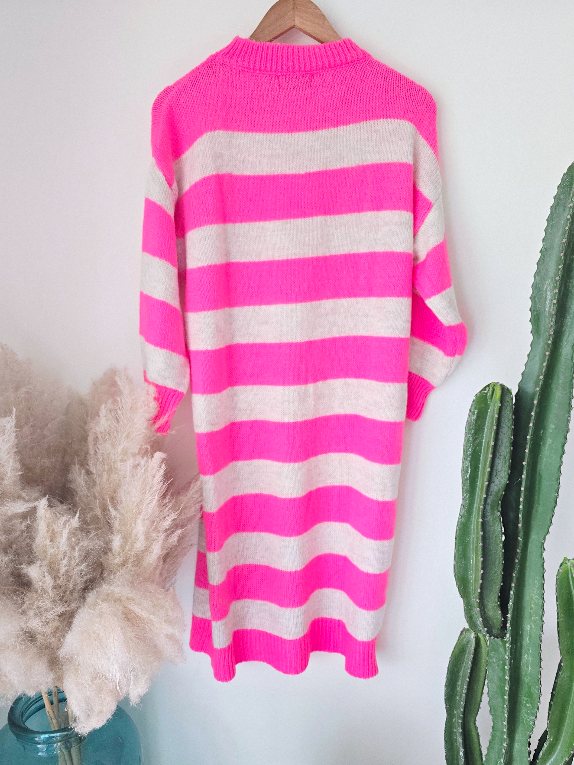Robe pull rayé rose fluo - 𝐌𝐚𝐫𝐢𝐧𝐚𝟒𝟒𝐟𝐚𝐦𝐢𝐥𝐲