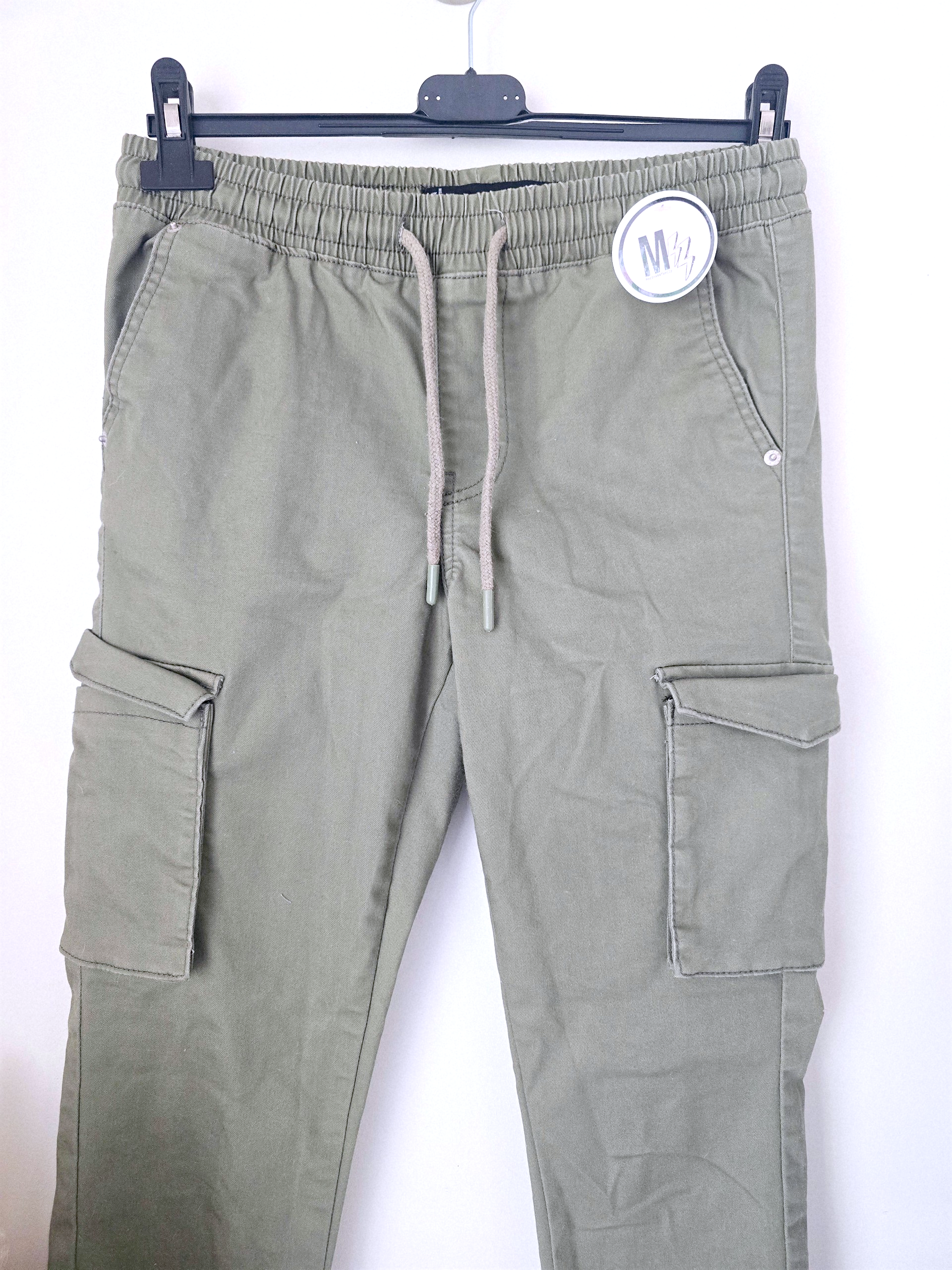 Pantalon cargo kaki - 𝐌𝐚𝐫𝐢𝐧𝐚𝟒𝟒𝐟𝐚𝐦𝐢𝐥𝐲
