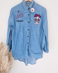 Chemise longue bleue avec inscriptions - 𝐌𝐚𝐫𝐢𝐧𝐚𝟒𝟒𝐟𝐚𝐦𝐢𝐥𝐲