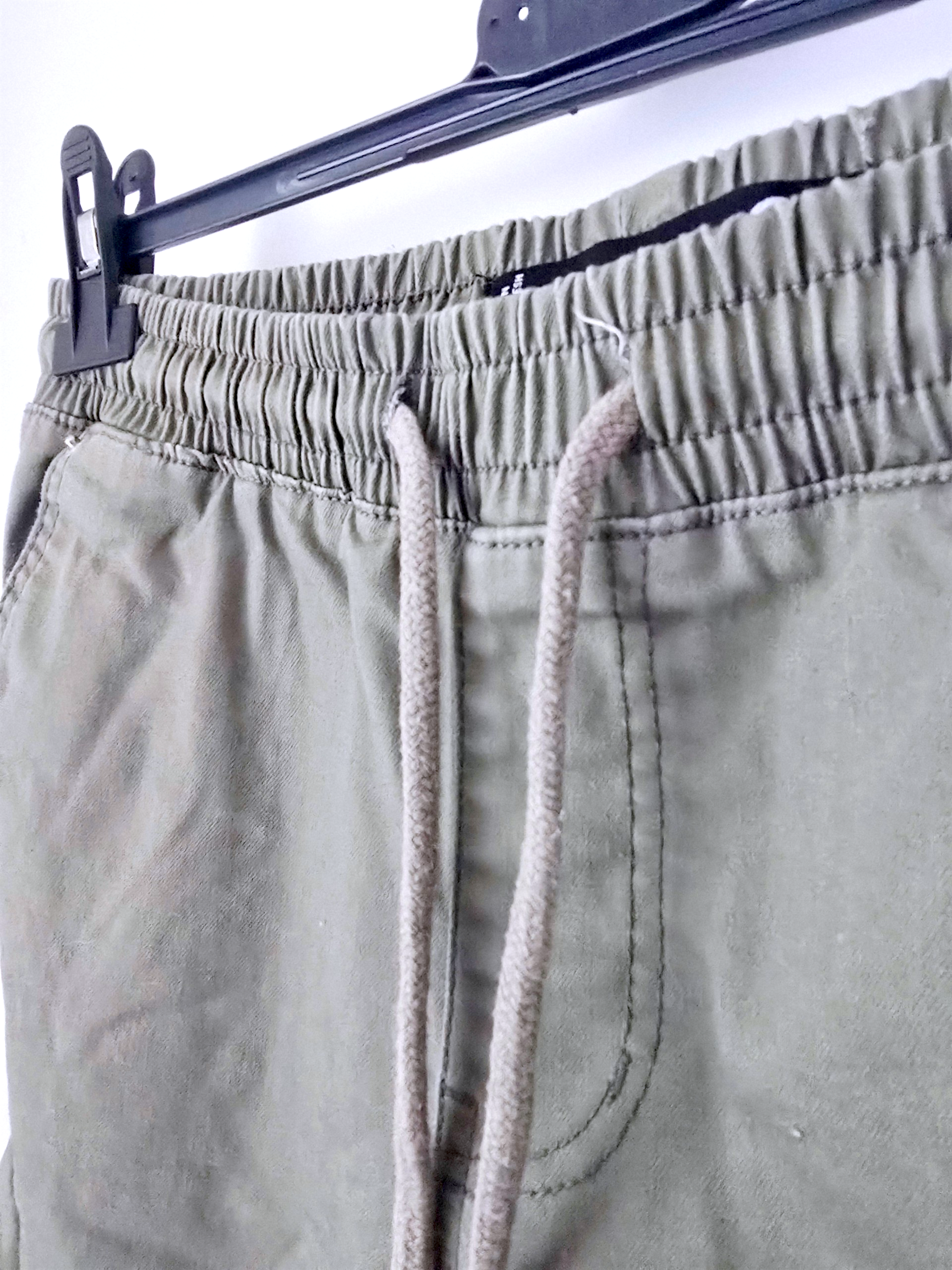 Pantalon cargo kaki - 𝐌𝐚𝐫𝐢𝐧𝐚𝟒𝟒𝐟𝐚𝐦𝐢𝐥𝐲