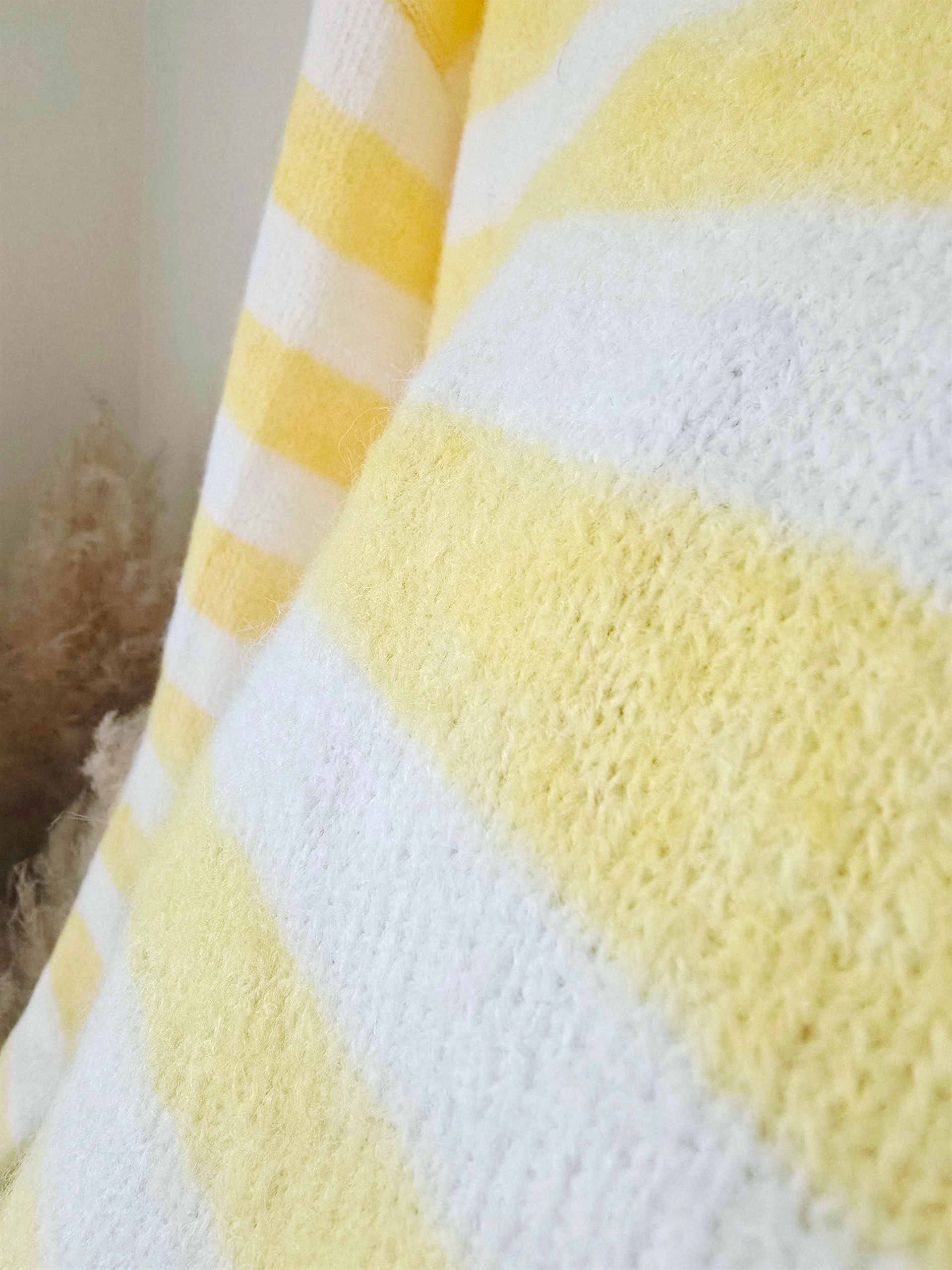 Pull rayé jaune double sens - 𝐌𝐚𝐫𝐢𝐧𝐚𝟒𝟒𝐟𝐚𝐦𝐢𝐥𝐲