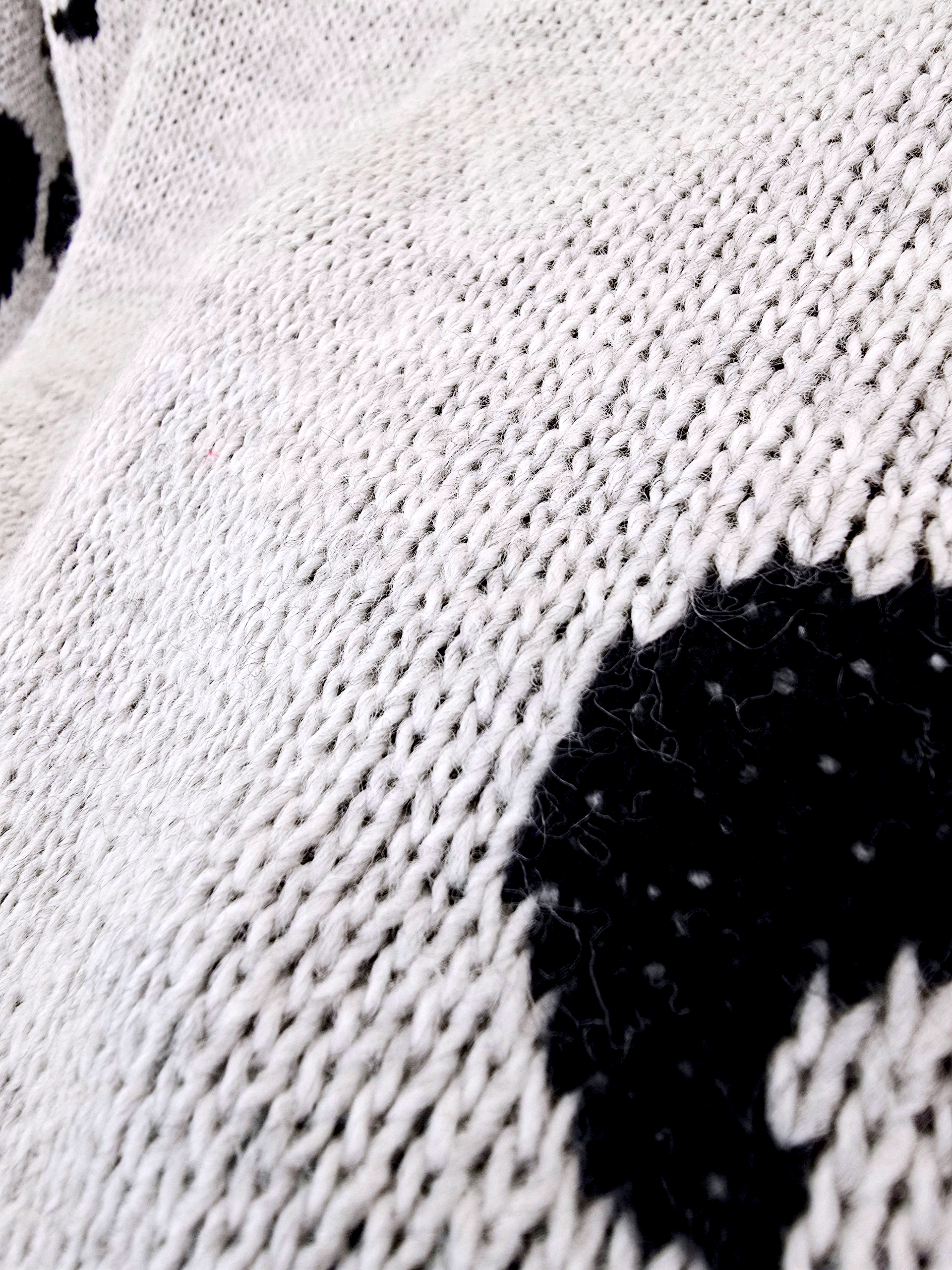 Pull gris à imprimé léopard noir - 𝐌𝐚𝐫𝐢𝐧𝐚𝟒𝟒𝐟𝐚𝐦𝐢𝐥𝐲